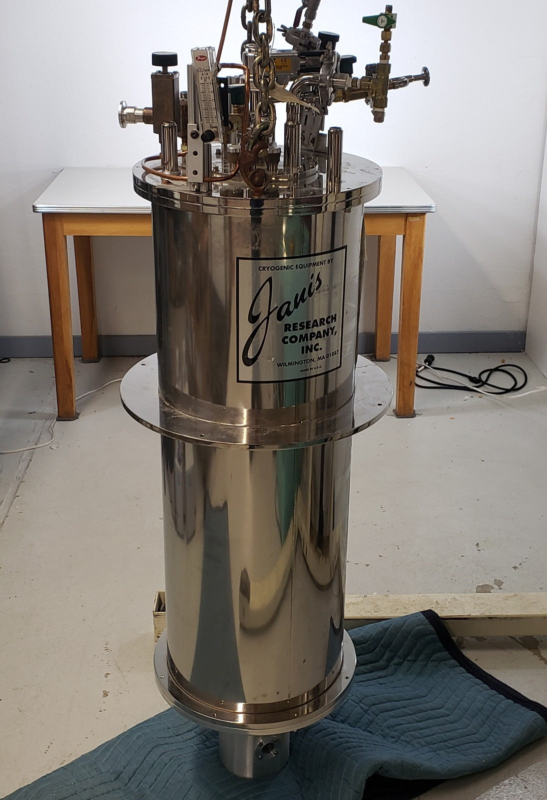 Janis Research HE-3-TLOSL Top Loading Ultra-Low Temp Helium-3 Cryostat System