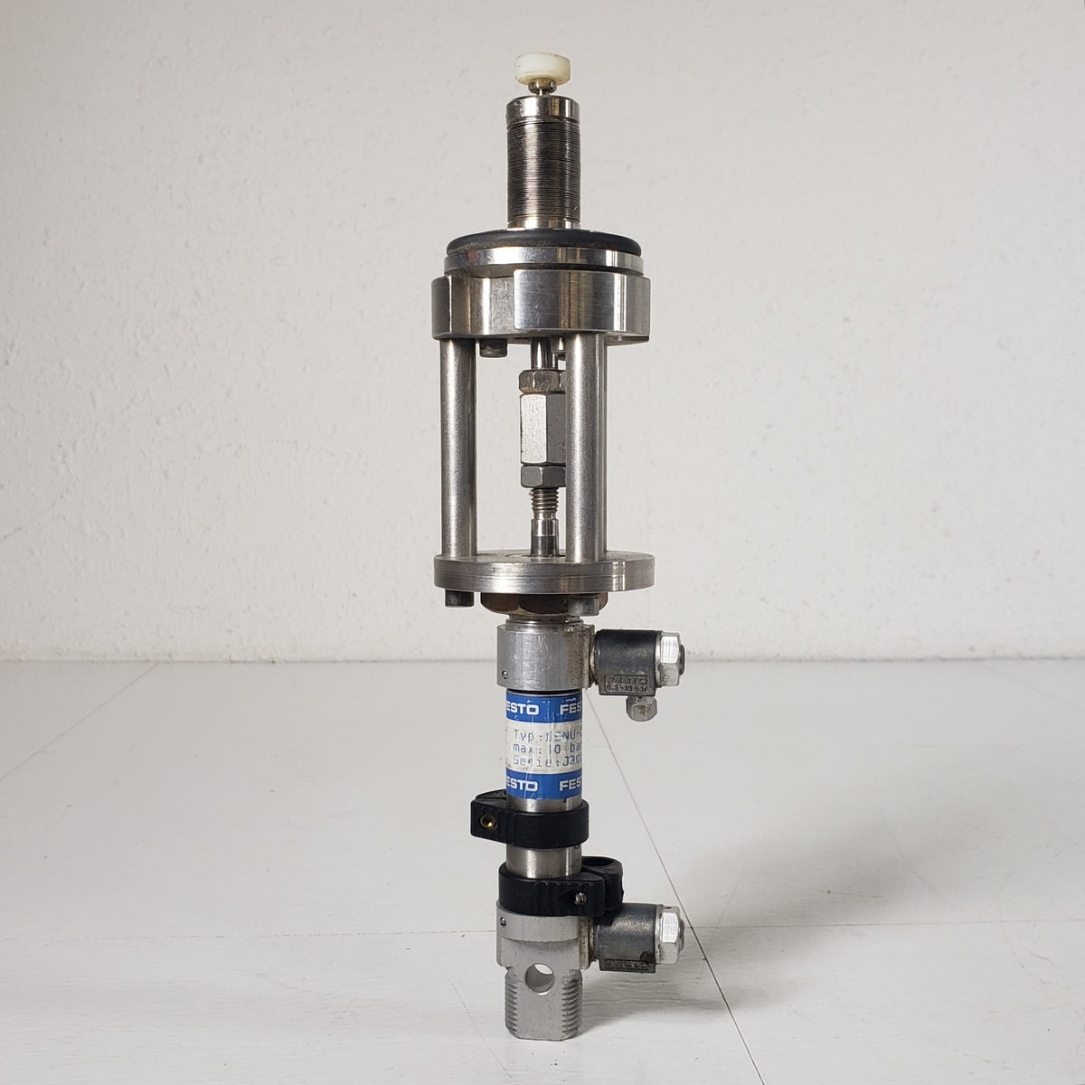 Festo DENU-20-25PPV-A KF40 Pneumatic Bellows Linear Vacuum Feedthrough