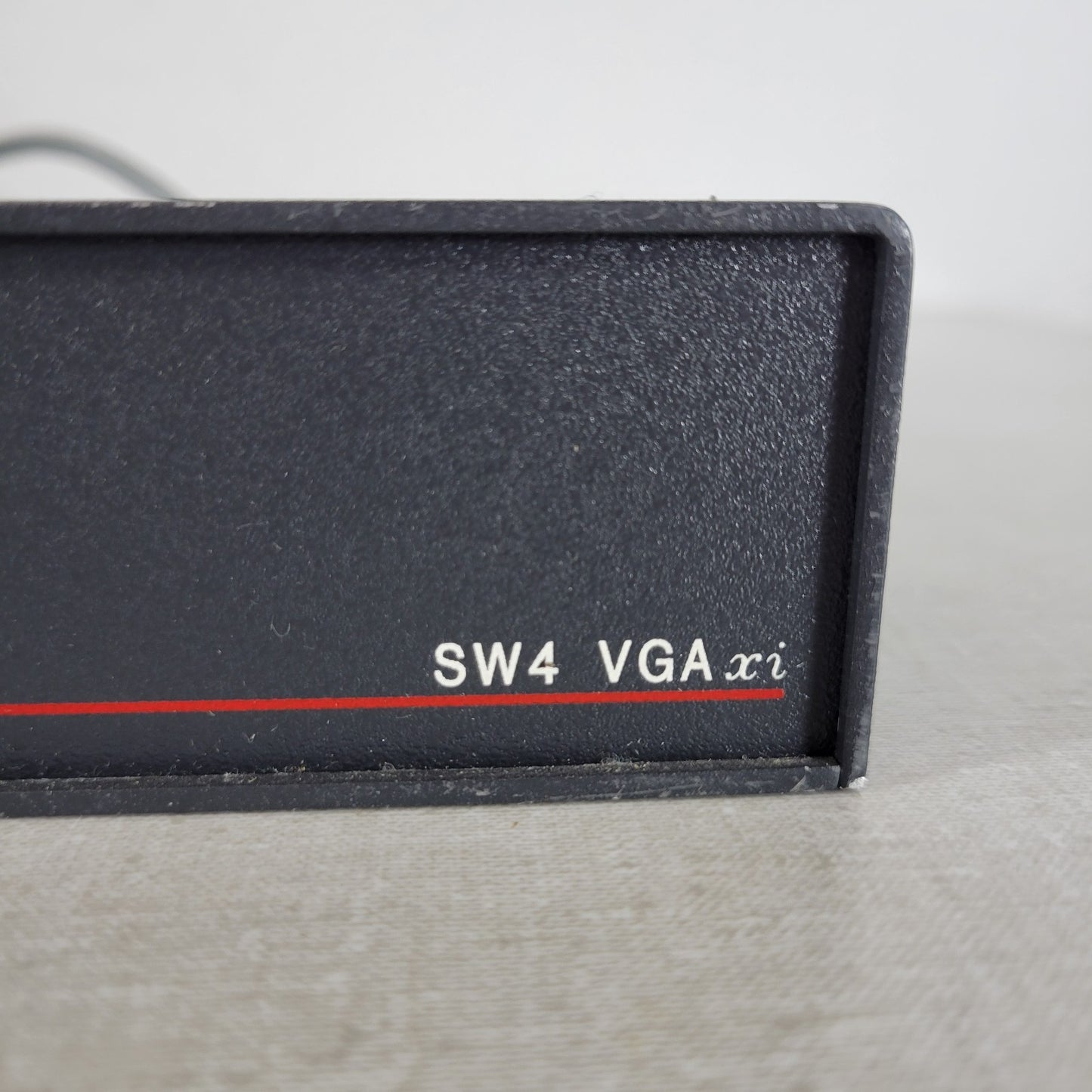 EXTRON SW5VGAxi Switch, Four 15-Pin Inputs, 15-Pin Output, 25-Pin Contact Remote
