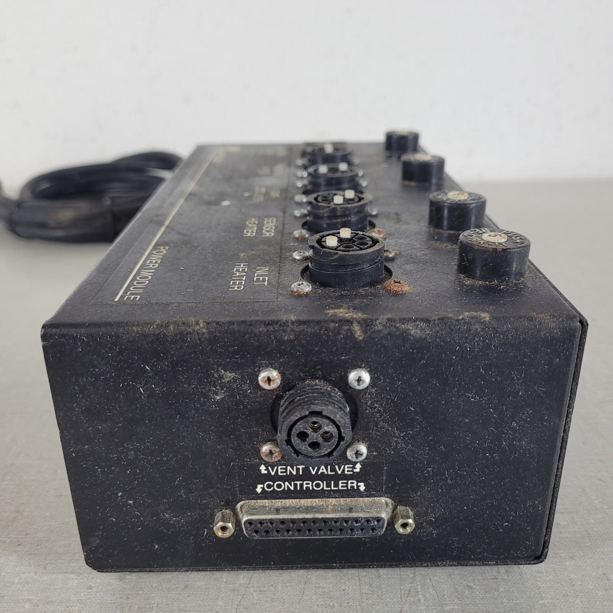 Leybold INFICON 908-141-G1 Vacuum Power Distribution Control Box 120V 15A