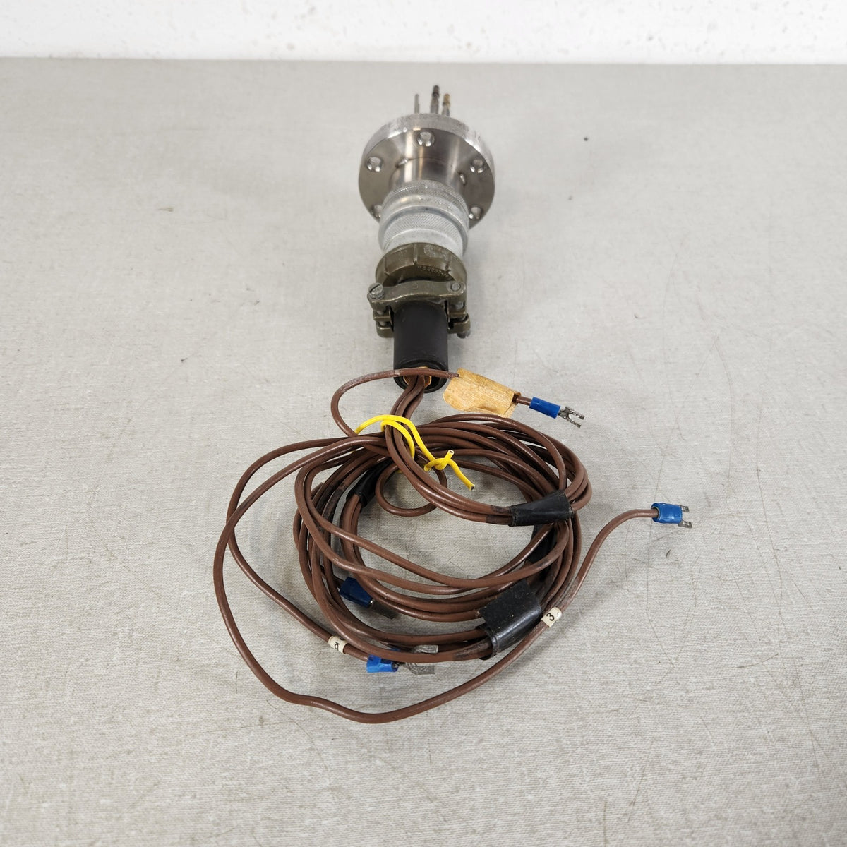 PerkinElmer 7-Pin Electrical Feedthrough 2.75" Conflat CF DN35CF UHV w Connector