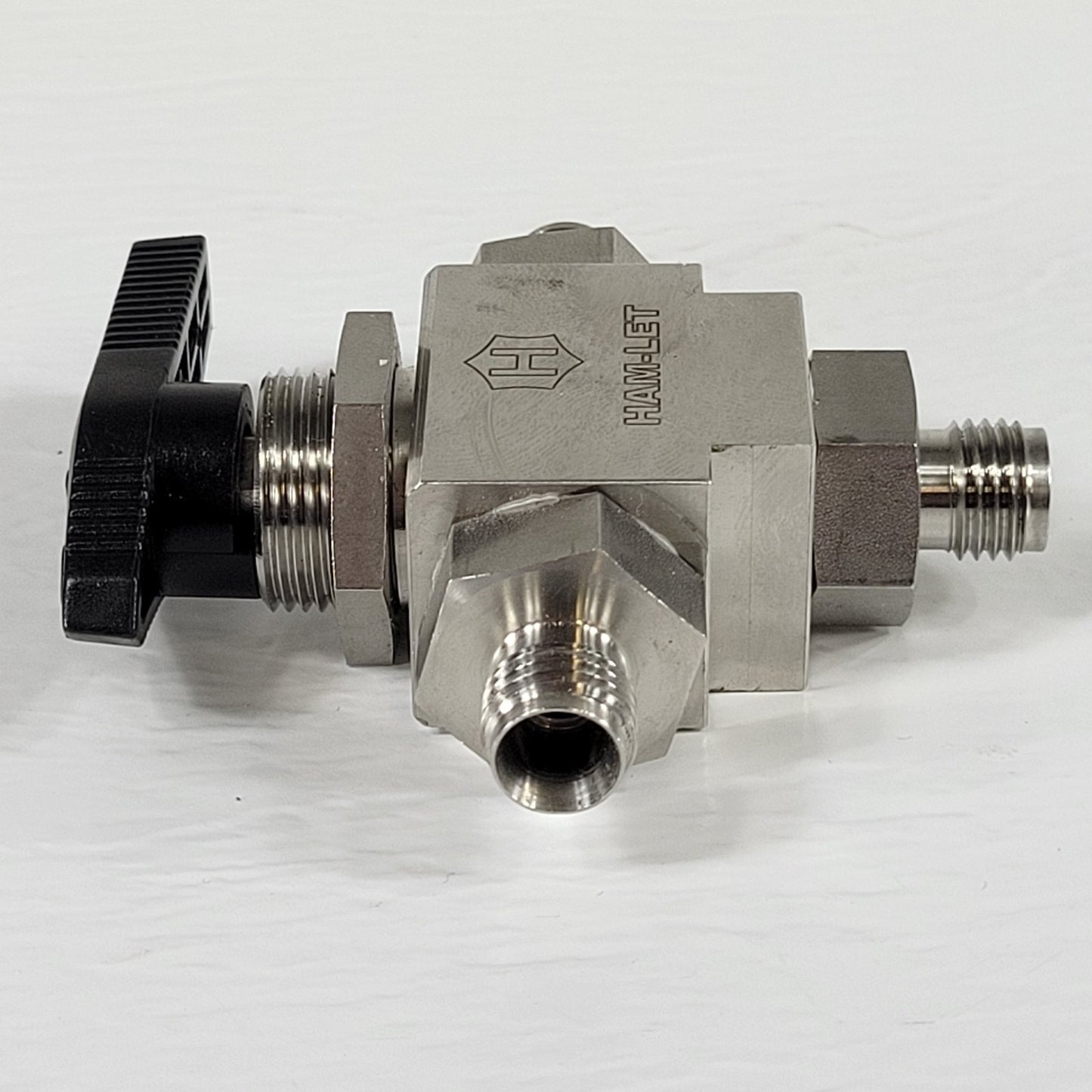 Ham-Let H6800SSL T-Flow 3-Way 1/4" Compression Fittings Ball Valve 316 Steel