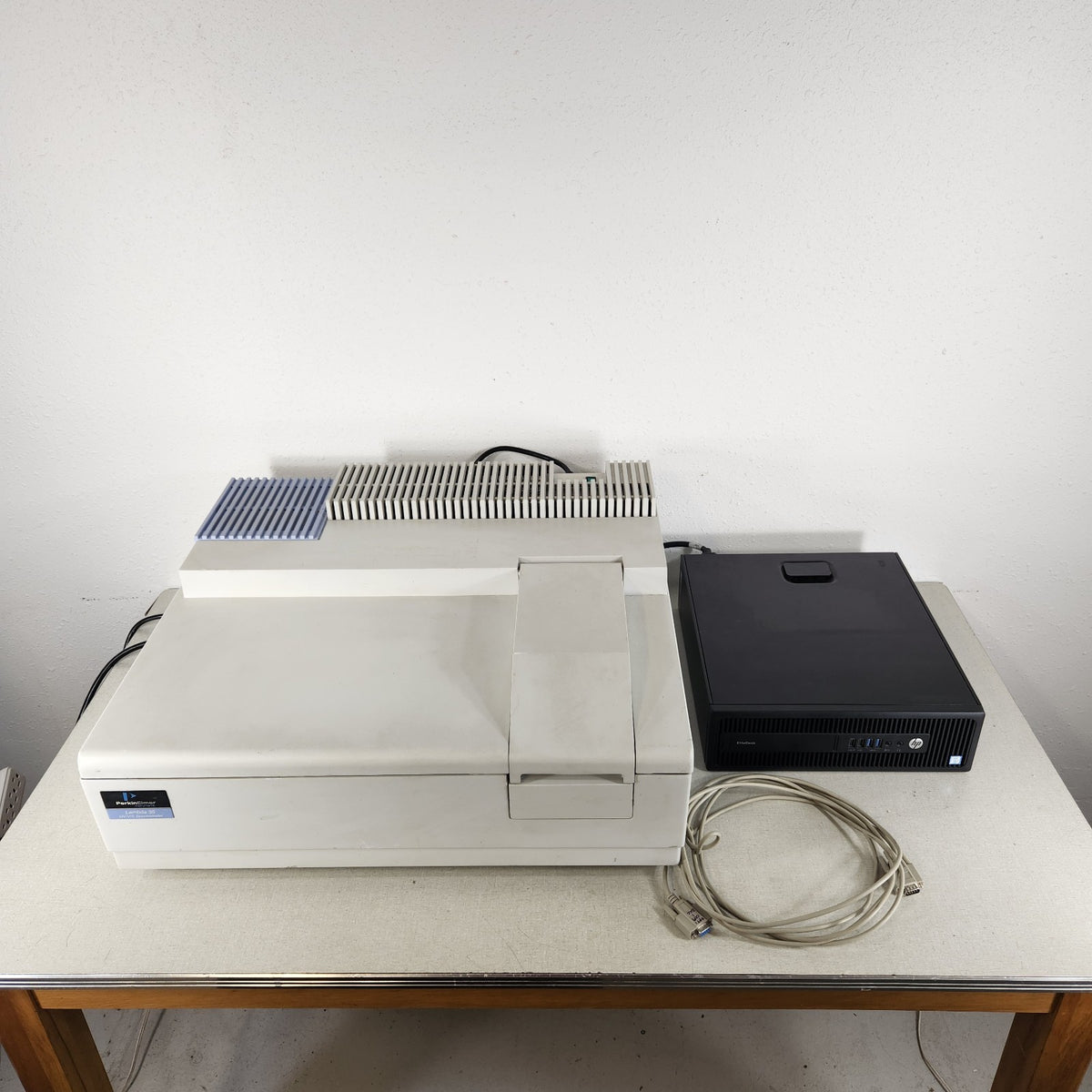 TESTED PerkinElmer Lambda 35 UV/VIS Double Beam Spectrophotometer w/ PC Software