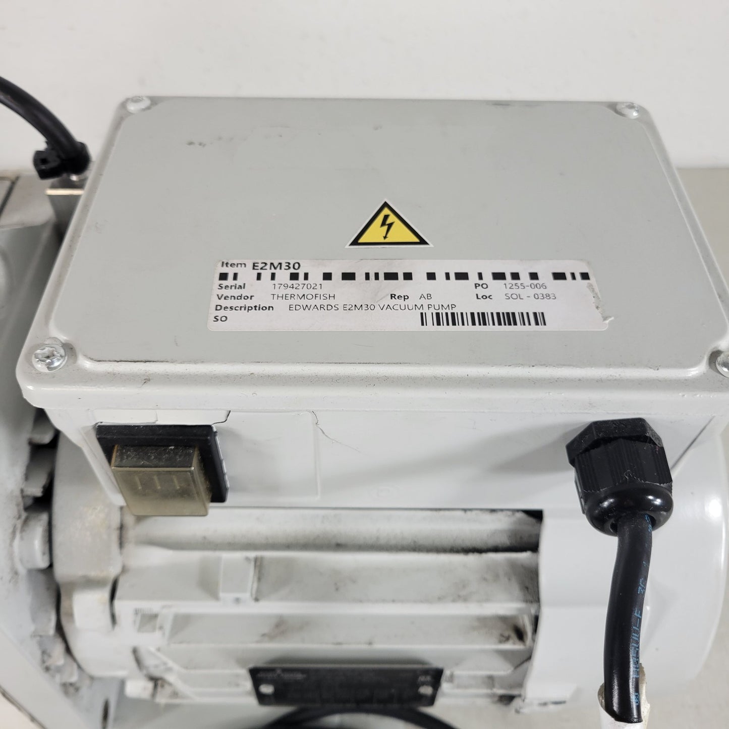 TESTED to 9E-4 Torr Edwards E2M30 Roughing Vacuum Pump KF25 220-240V 5A Rotary