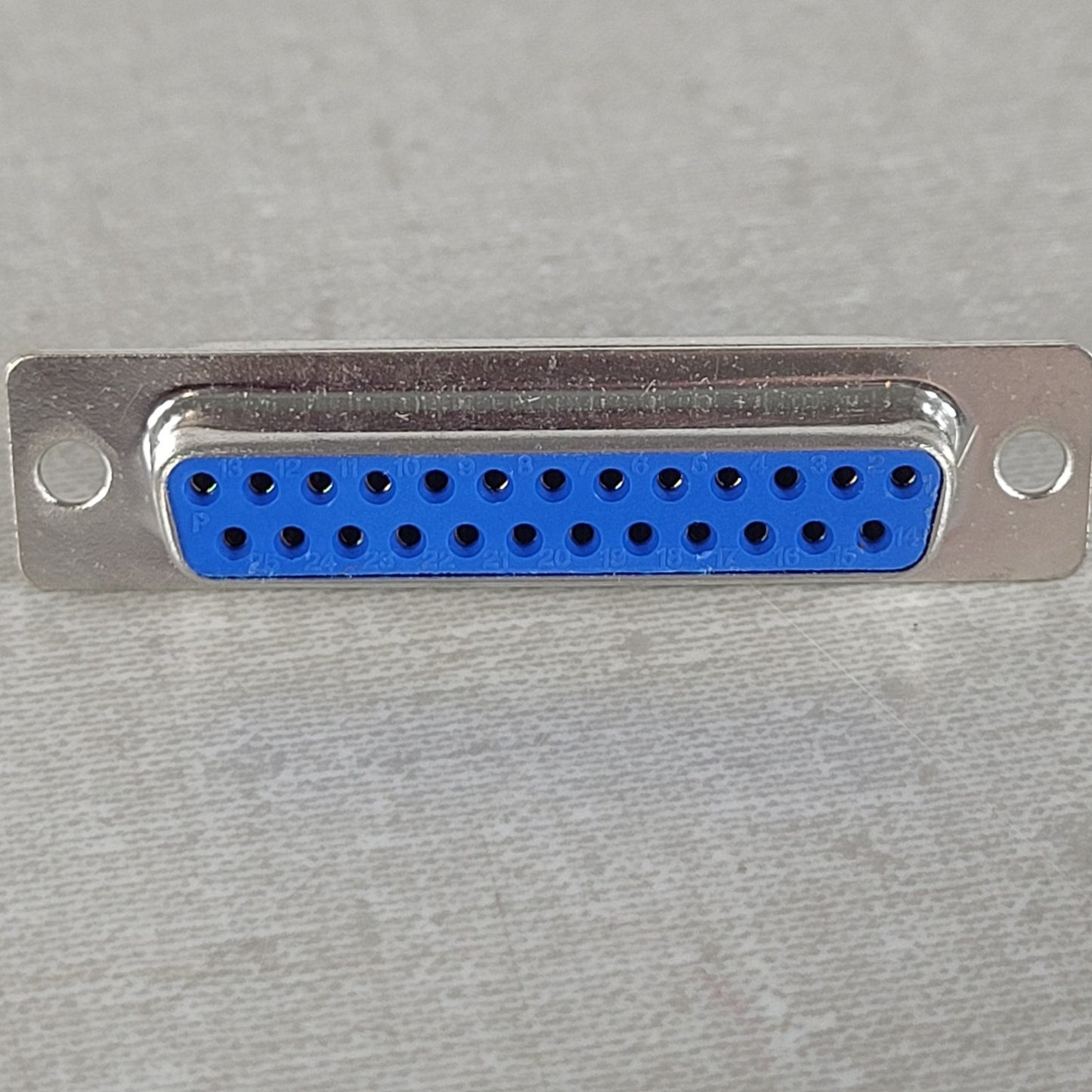 Multicomp SPC15439 DB25 Female D-Sub Connector 25-Pin Solder Gold Contacts