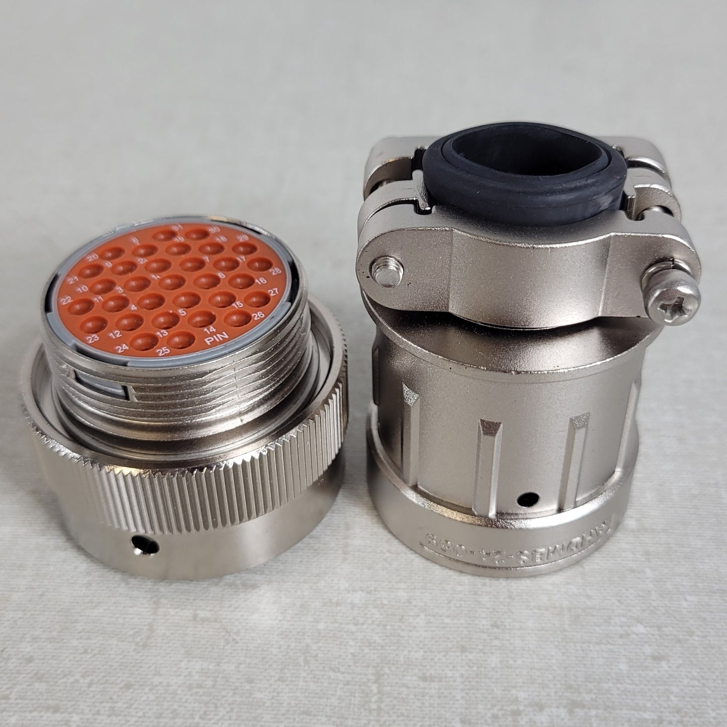 Amphenol AHDM06-24-31PT-059 31 Pin Circular Plug Conn w Backshell IP67 IP69K