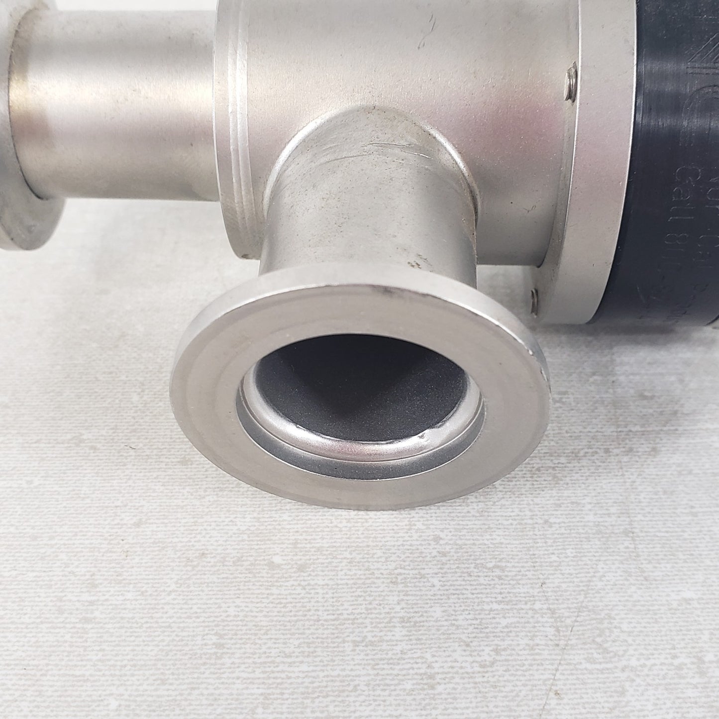 Nor-Cal ESVP-1002-NWB KF25 NW25 Pneumatic Right Angle Vacuum Isolation Valve