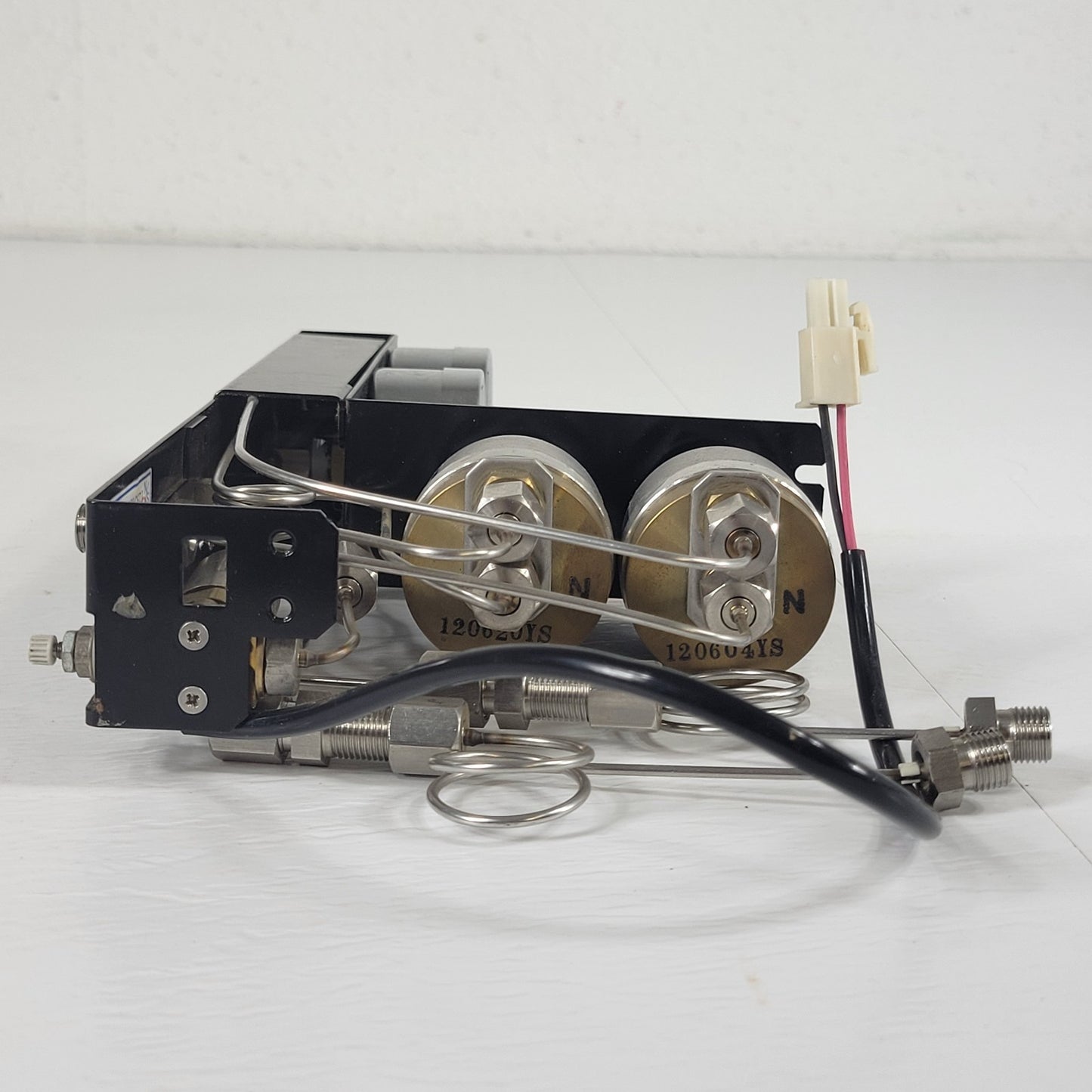 Shimadzu 221-75049-41 Hydrogen/Air Pressure Regulator w/ Gauges & Solenoid