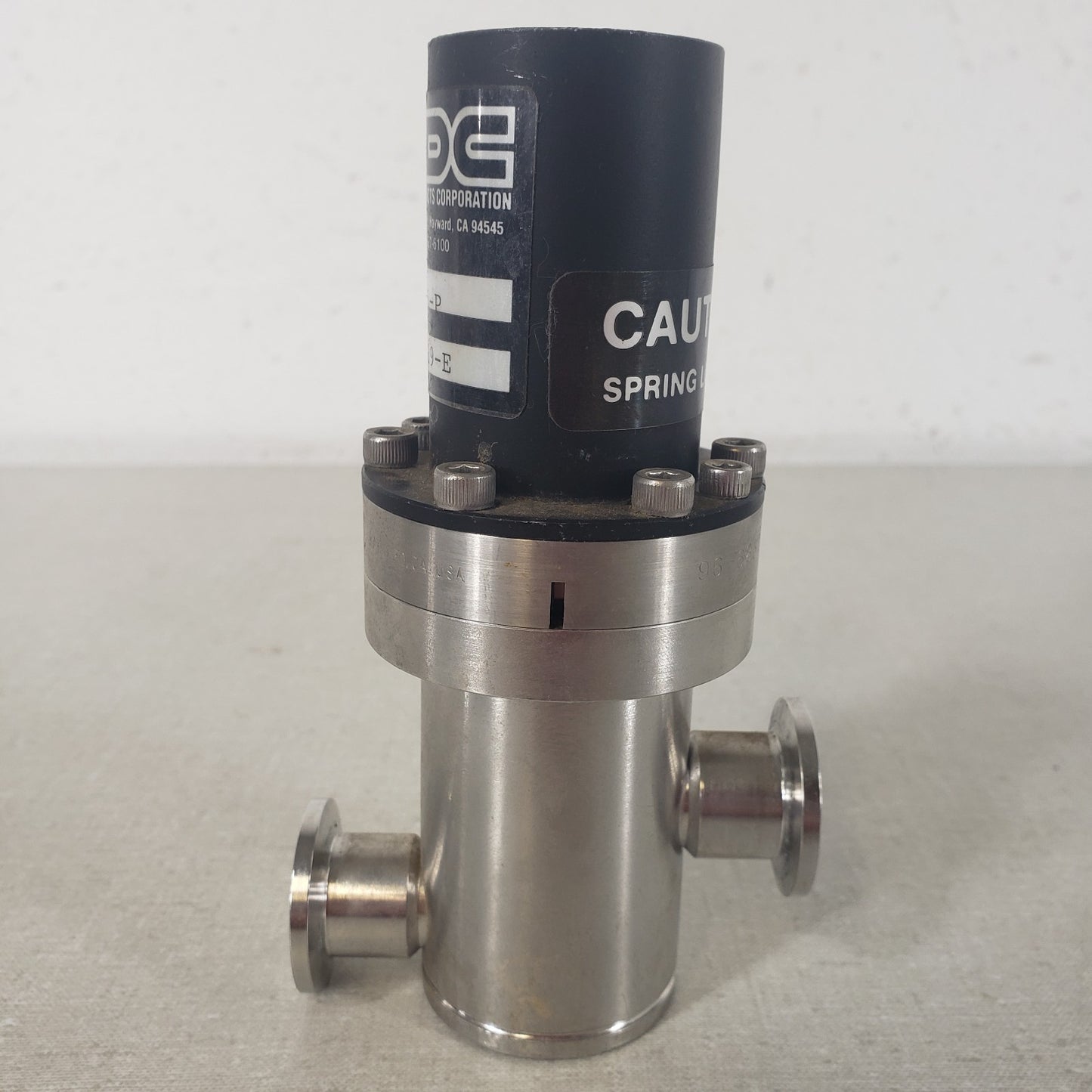 MDC Precision KIV-075-P 321052 Pneumatic Inline Vacuum Valve KF16 NW16