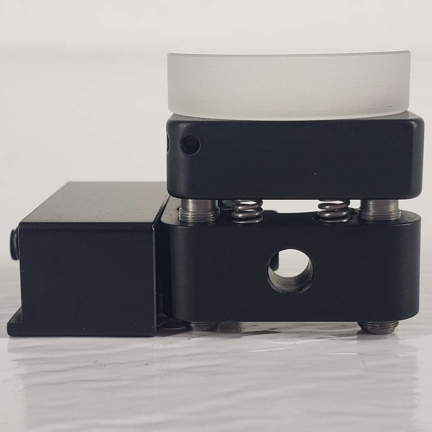 NEWPORT U50-P Series Mount w/25mm Diameter Transparent Disk, Laser Optics