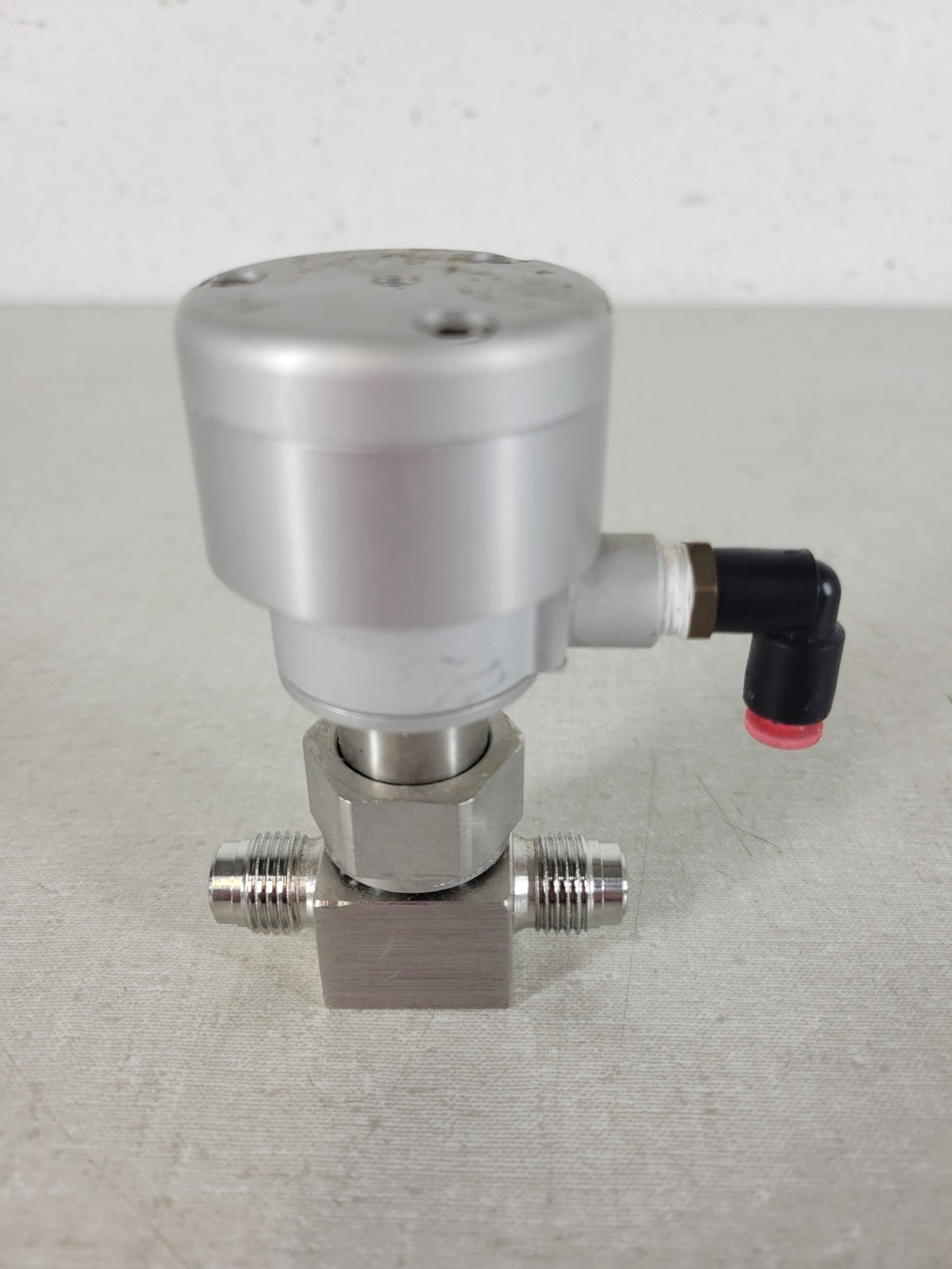 Swagelok SS-4BK-VCR-1C Stainless Steel Bellows Sealed Valve 1/4" VCR Fitting