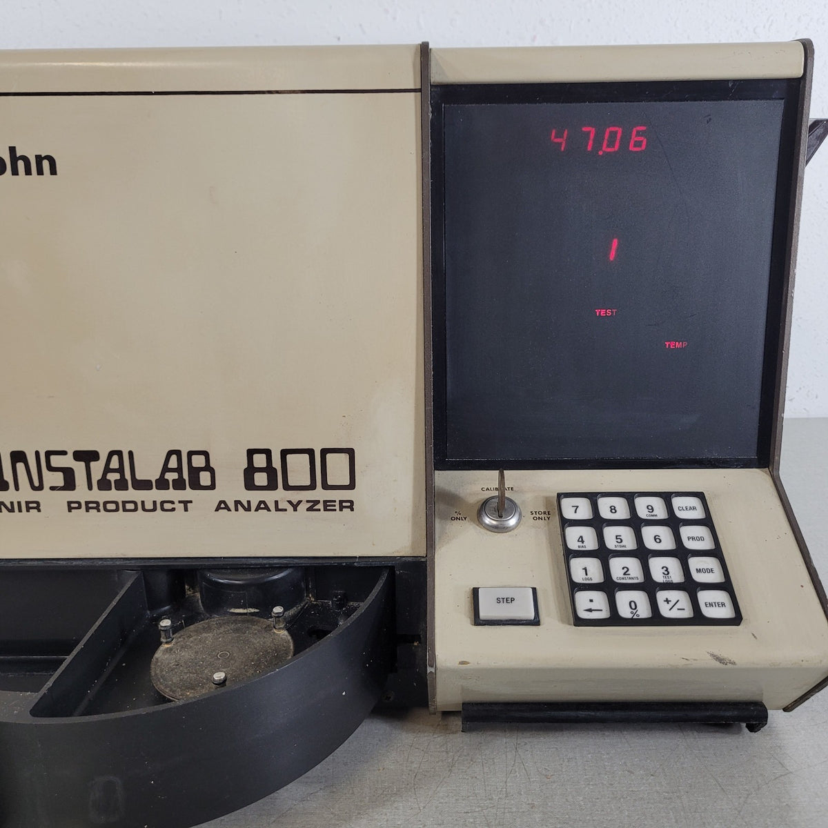 Dickey-john InstaLab 800 NIR Grain Protein Oil Moisture Analyzer Powers Up