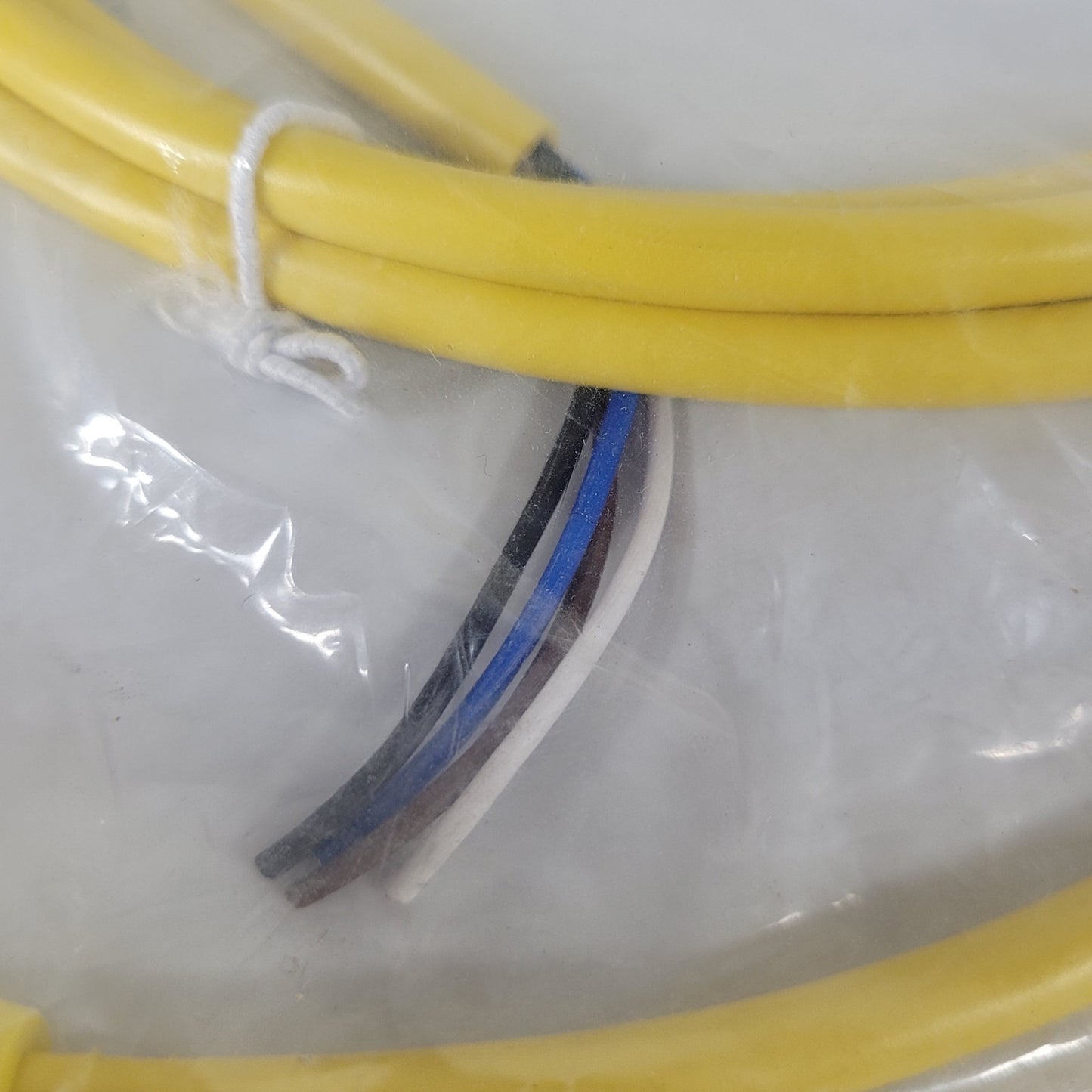 Pepperl Fuchs V1-W-YE2M-PVC 4-Pin Right Angle M12 Female Cordset 2M