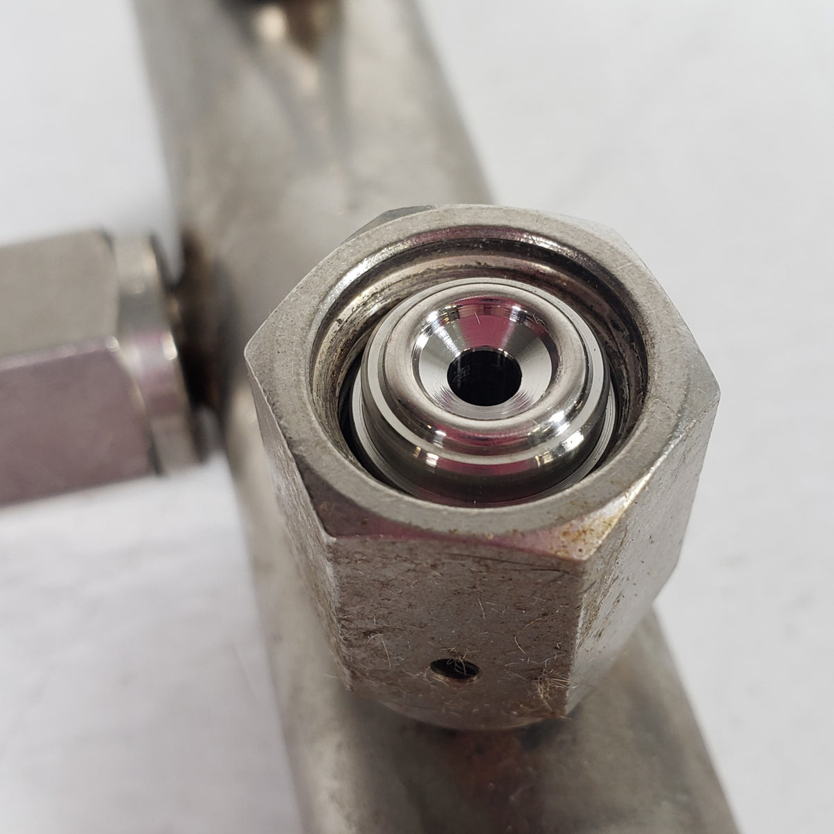 3-Port Stainless Steel Gas Vacuum Manifold 1/4" Female VCR Face Seal Connections