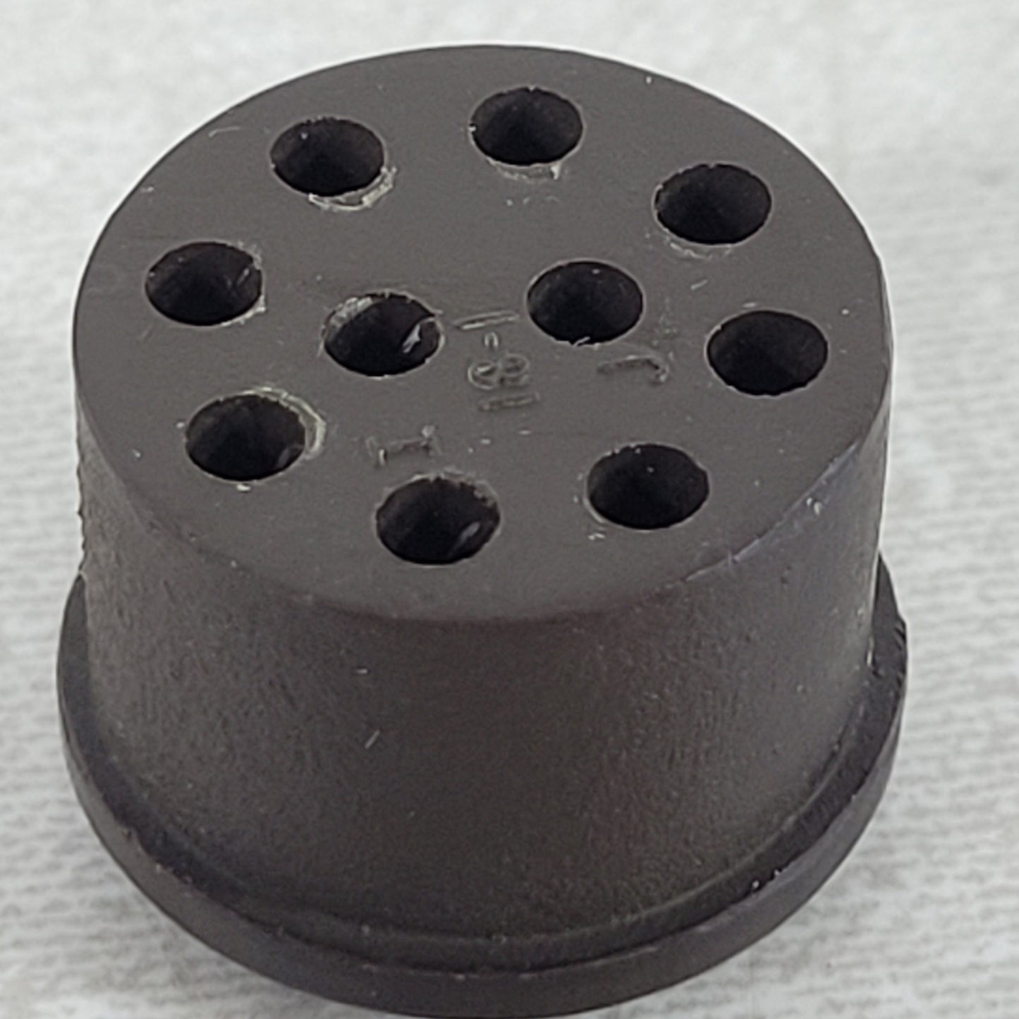 Amphenol Aerospace MS3106F18-1S 10-Pin Female Circular Cable Connector