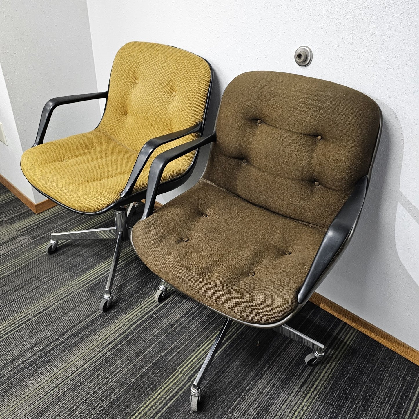 PAIR Vintage 1977 Steelcase 451-312 MCM Swivel Rolling Office Chairs Pollock