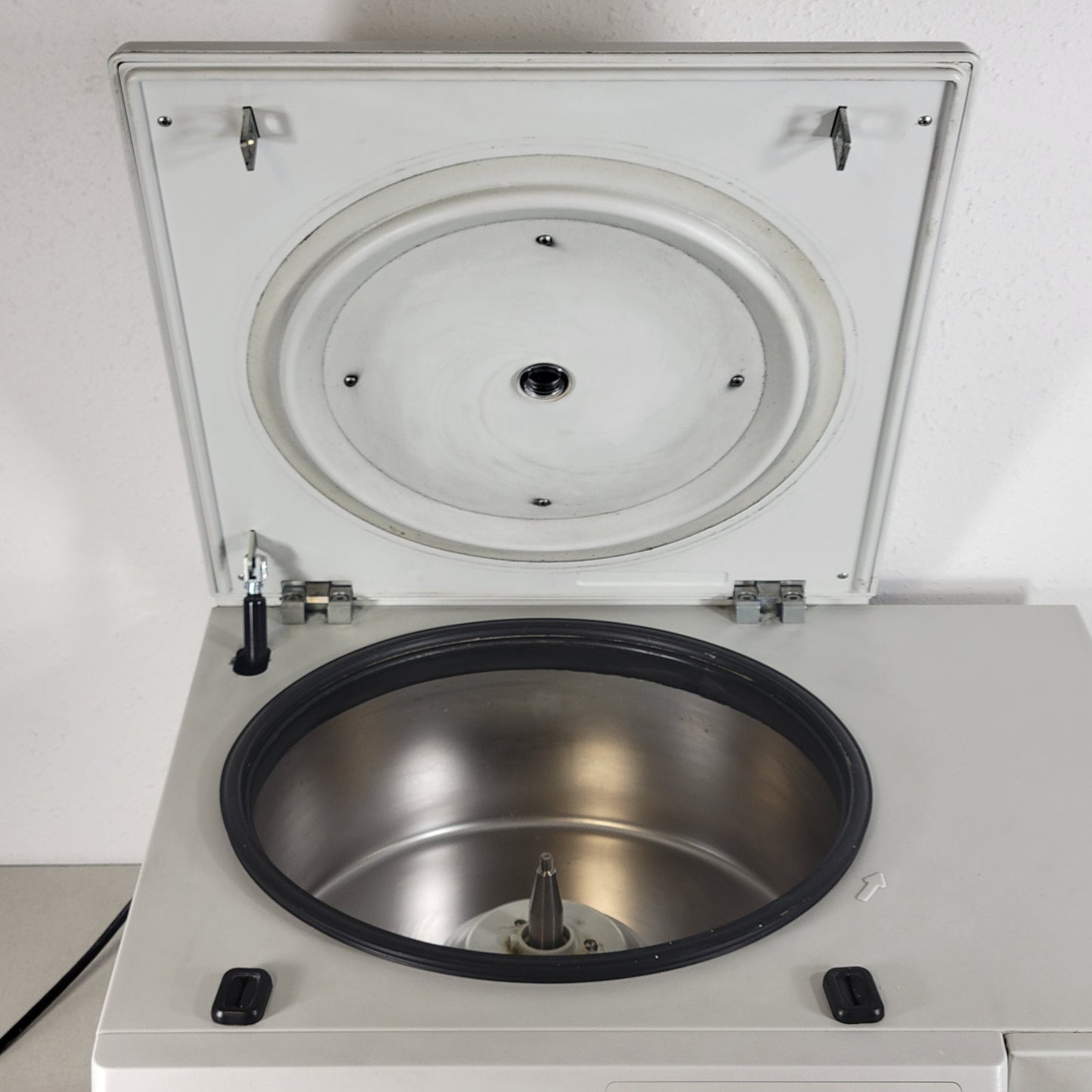 *FOR PARTS* EPPENDORF 5810R Refrigerated Centrifuge 5811F Spins Up, Has Error