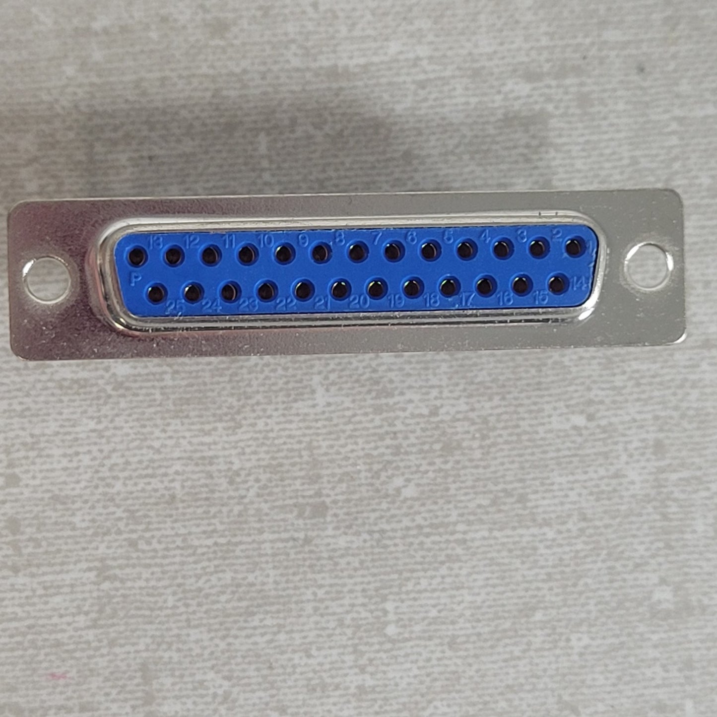 Multicomp SPC15439 DB25 Female D-Sub Connector 25-Pin Solder Gold Contacts