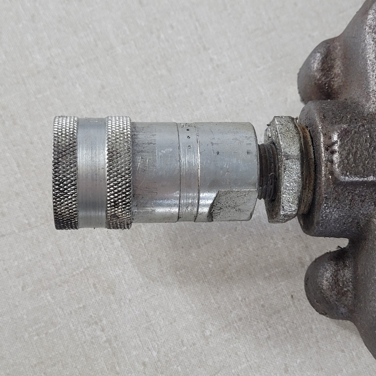 GRESEN 575-S Single Spool Hydraulic Control Valve w/ Pioneer 4050-3 Couplers