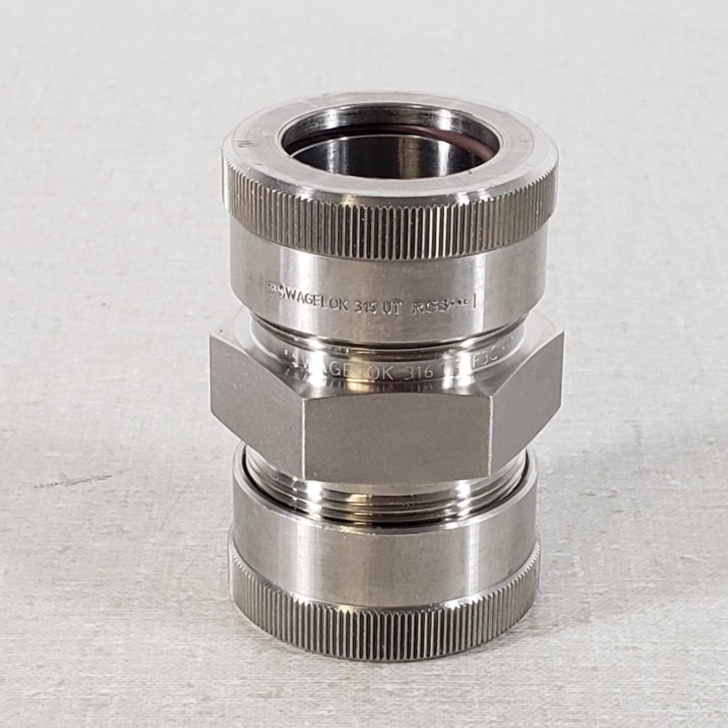 Swagelok SS-16-UT-6 1" OD Stainless Steel Ultra Torr Union Vacuum Fitting