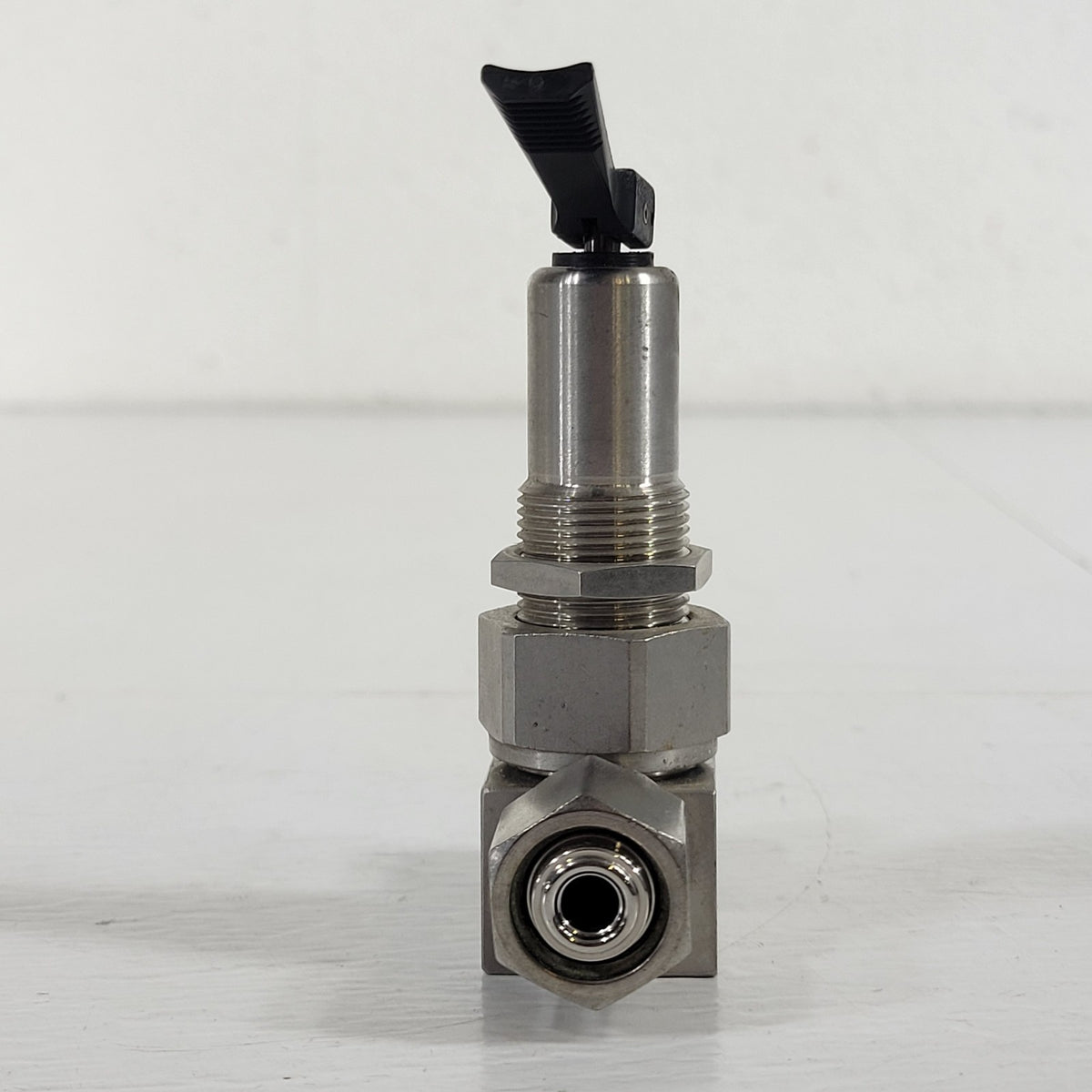 Nupro Swagelok SS-4BKT-V51 1/4" Female VCR Bellows Sealed Toggle Valve 316SS