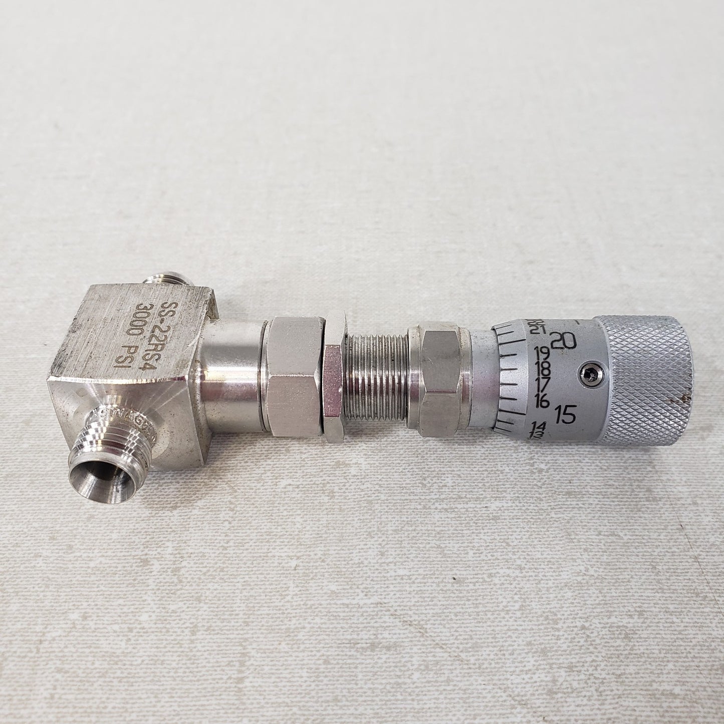 WHITEY SS-22RS4 1/4in High Precision Micro Metering Valve 3000 PSI Swagelok