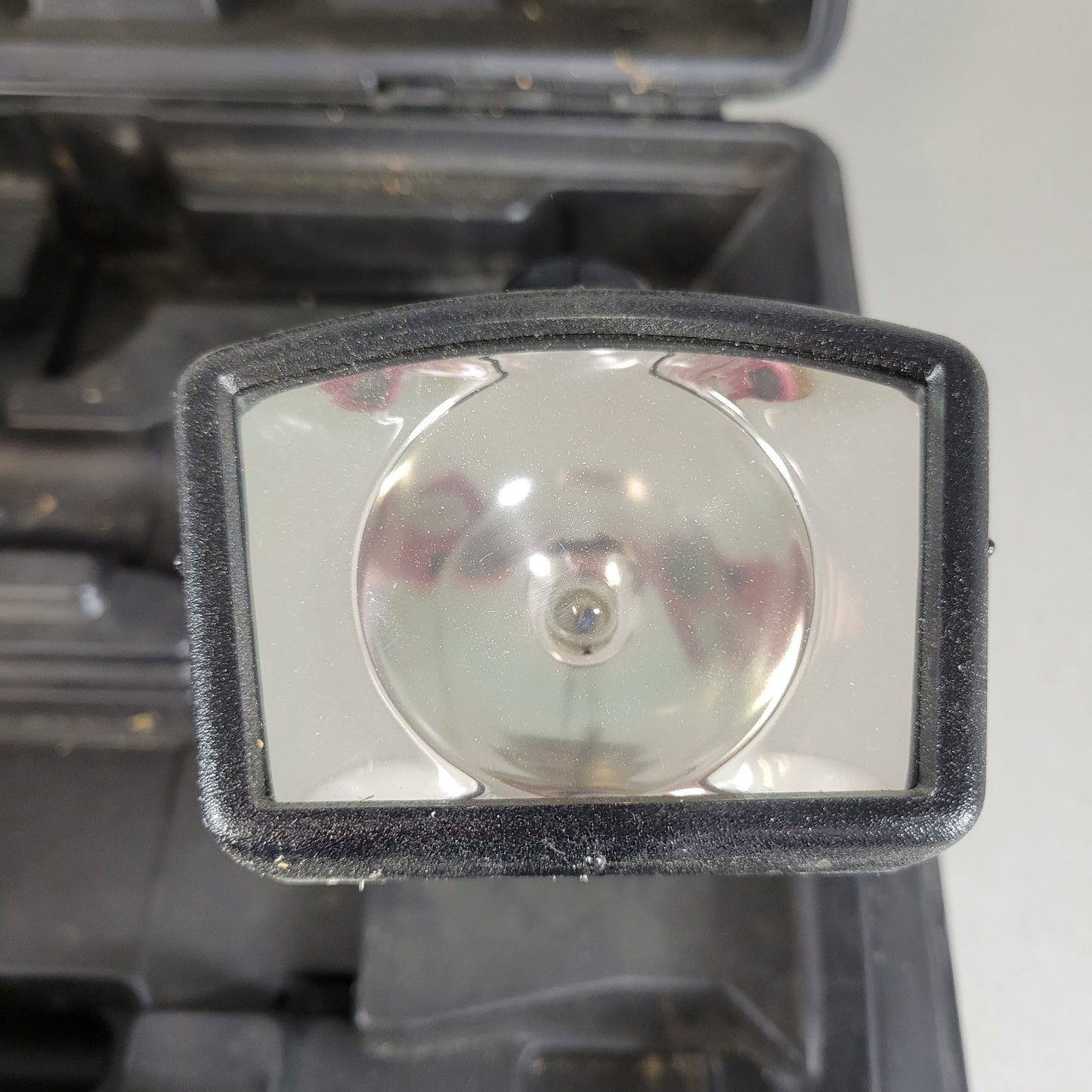 CRAFTSMAN 973113120 & 982137001 18V 5 1/2" DC Trim Saw And 18V Work Light