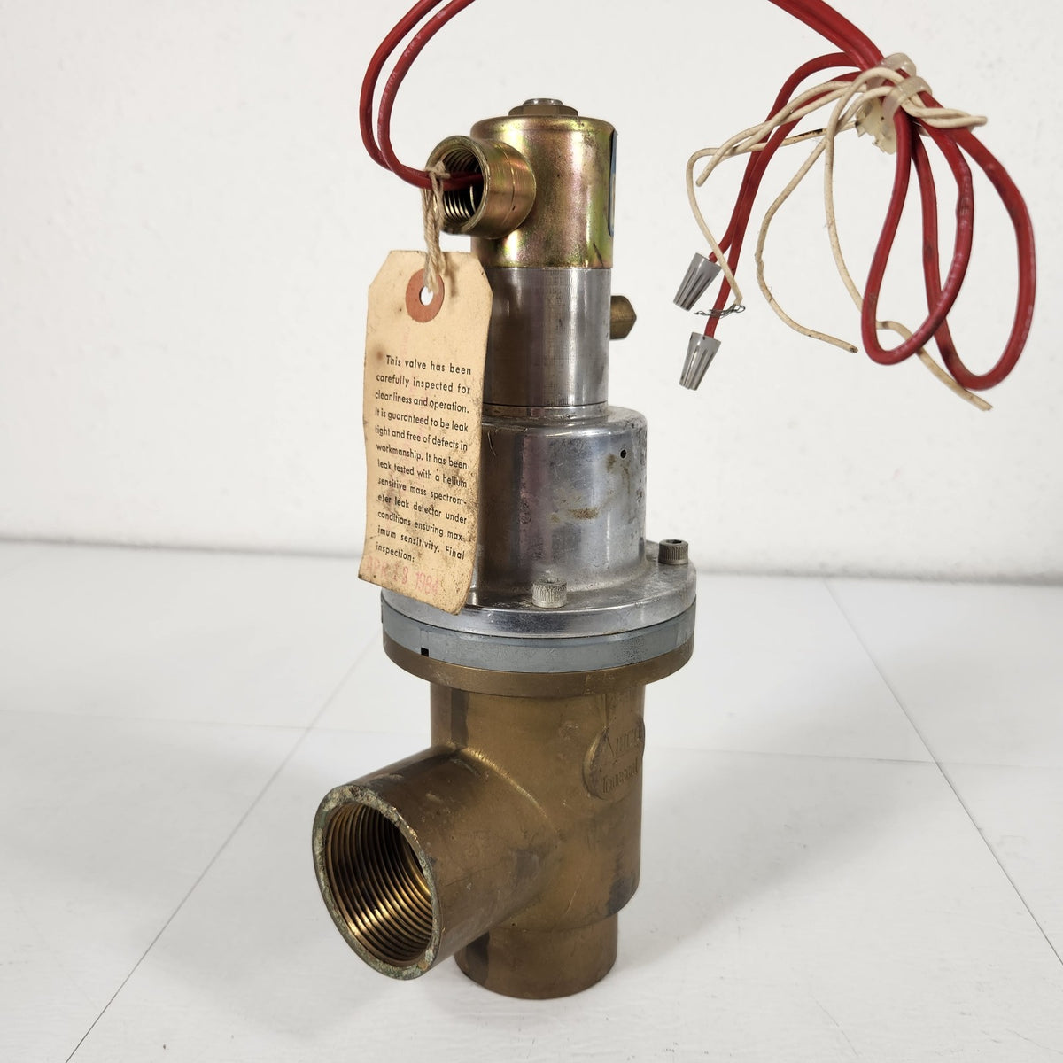Airco Temescal 1030 1-1/2" FPT Pneumatic High Vacuum Angle Valve Skinner