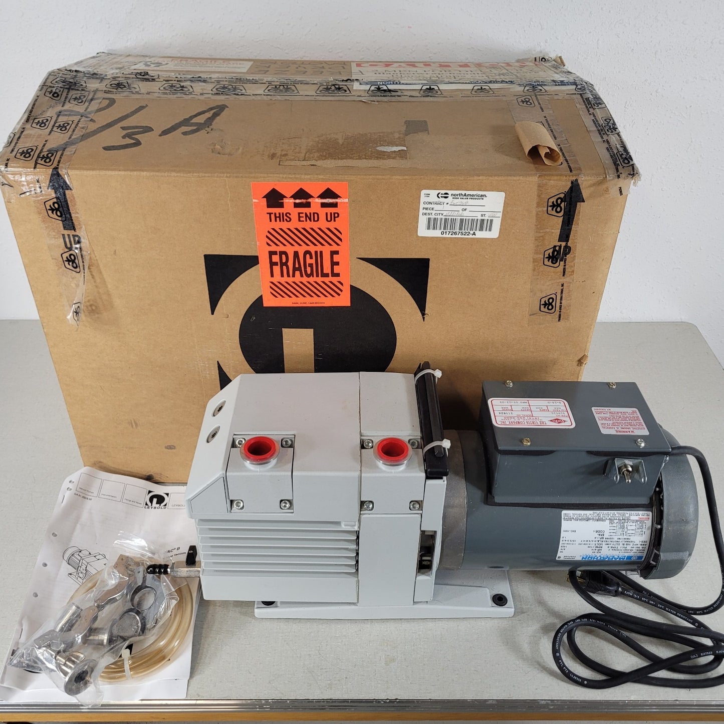 NOS Leybold TRIVAC D16B Rotary Vane Vacuum Pump 898698 KF25 NW25 w/ Accessories