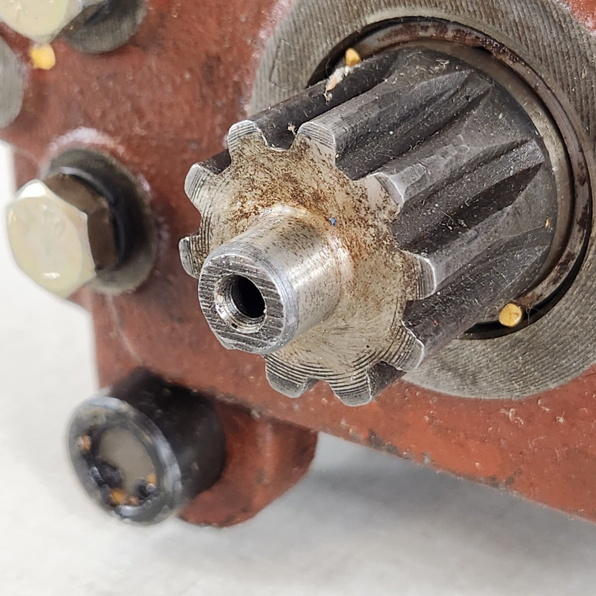 Massey Ferguson Hydraulic Lift Piston Pump Assembly w/ Filter Untested