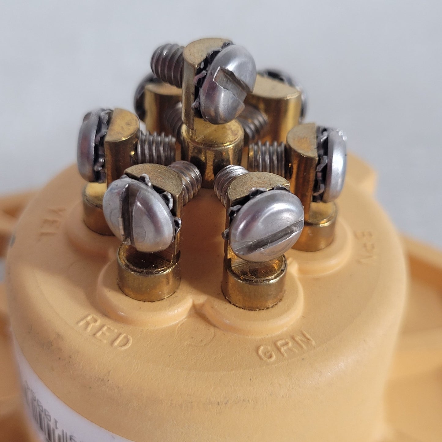 Phillips Industries ISO 3731 STA-DRY ABS 7-Pin Trailer Socket Circuit Breaker