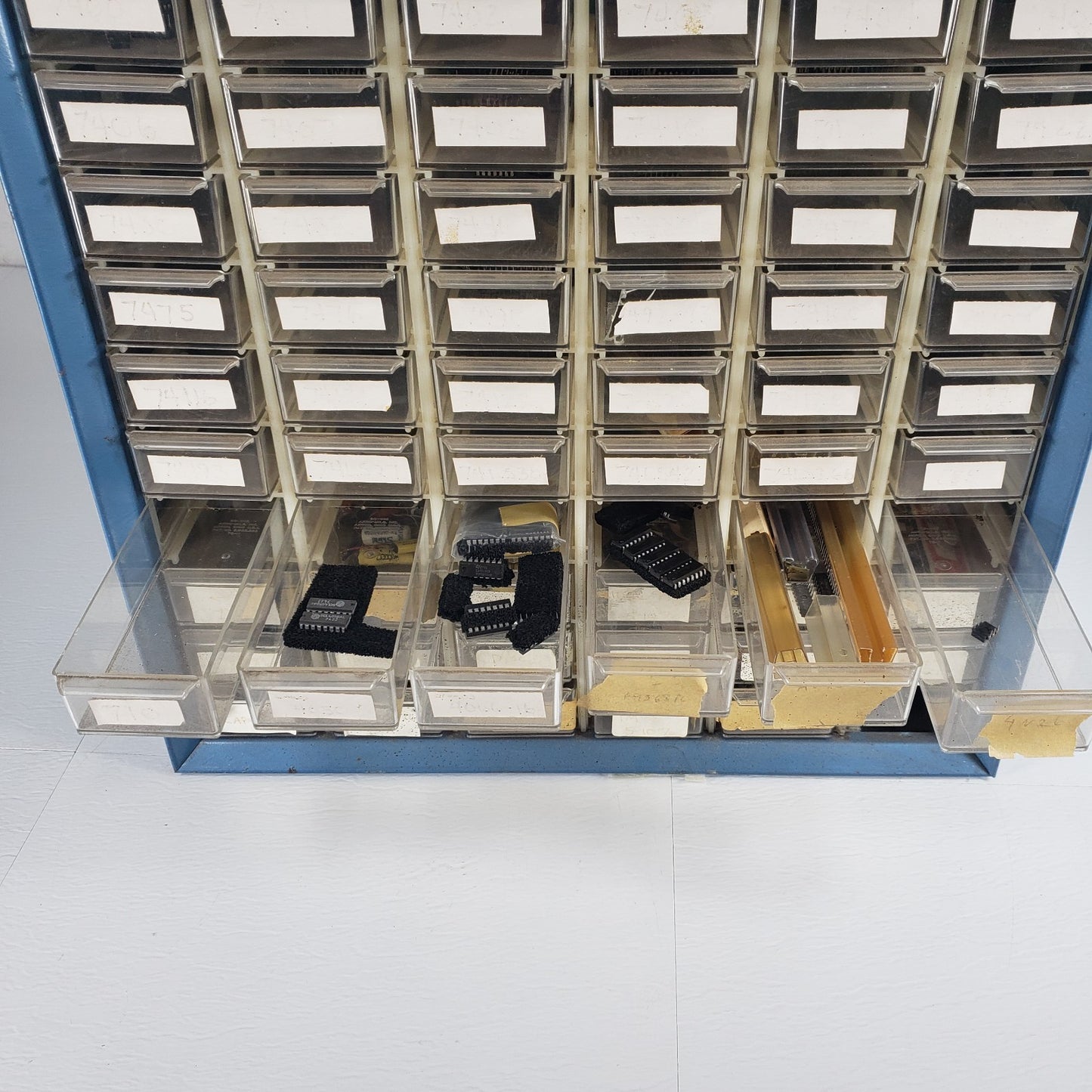Vintage 7400 TTL CMOS Logic IC Chips Lot SN7400 SN7402 Akro-Mils Parts Bin