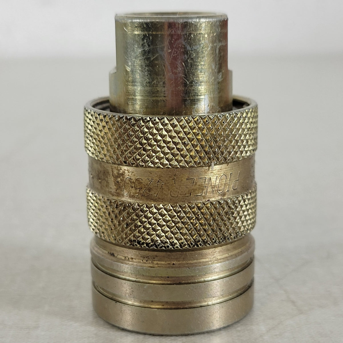 Pioneer 4250-4 1/2" NPTF Female Hydraulic Quick Coupler 3000 PSI