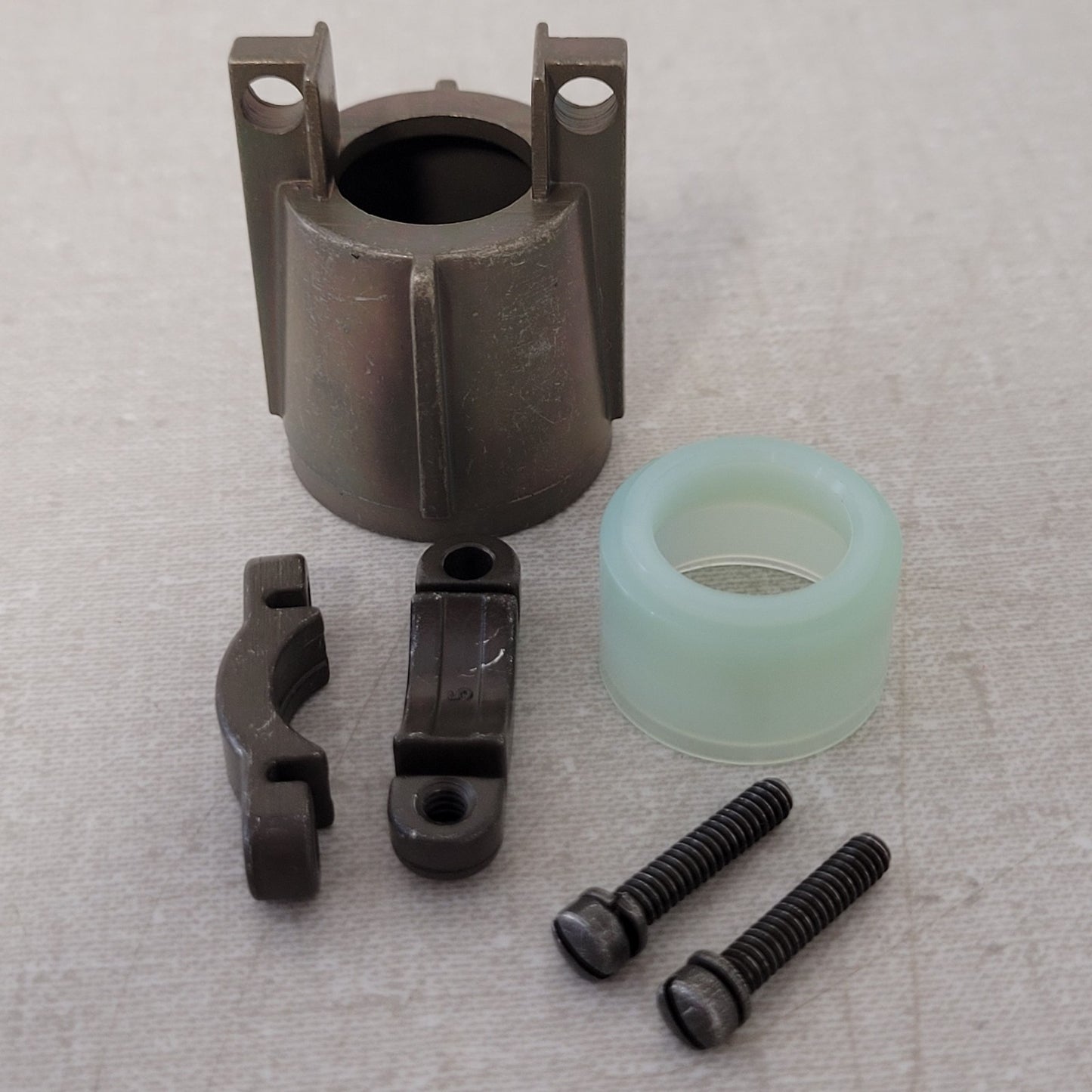 Amphenol 10-584189-183 NSMP LPW84Z Connector Backshell Strain Relief Clamp Kit
