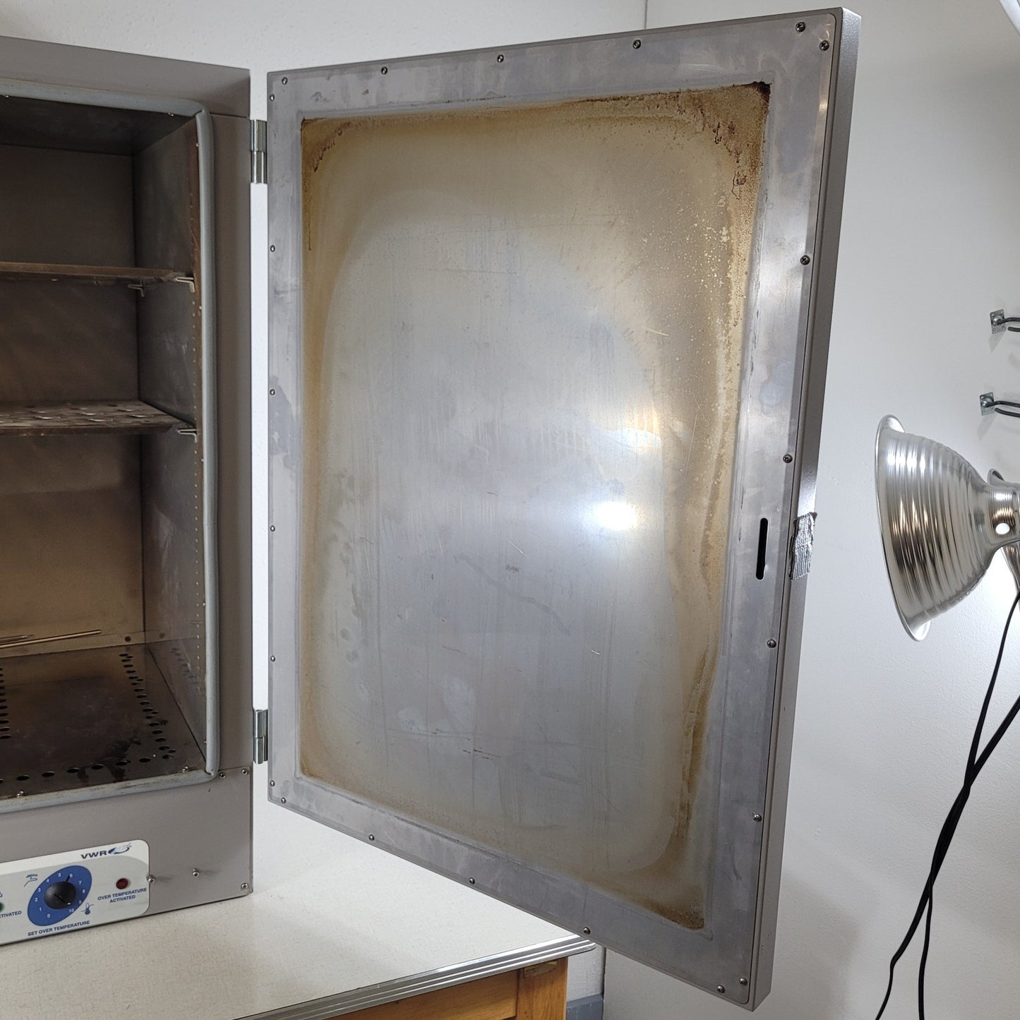 TESTED to 200C VWR 1326 Oven Gravity Convection Oven w/ Omega DP8PT Meter