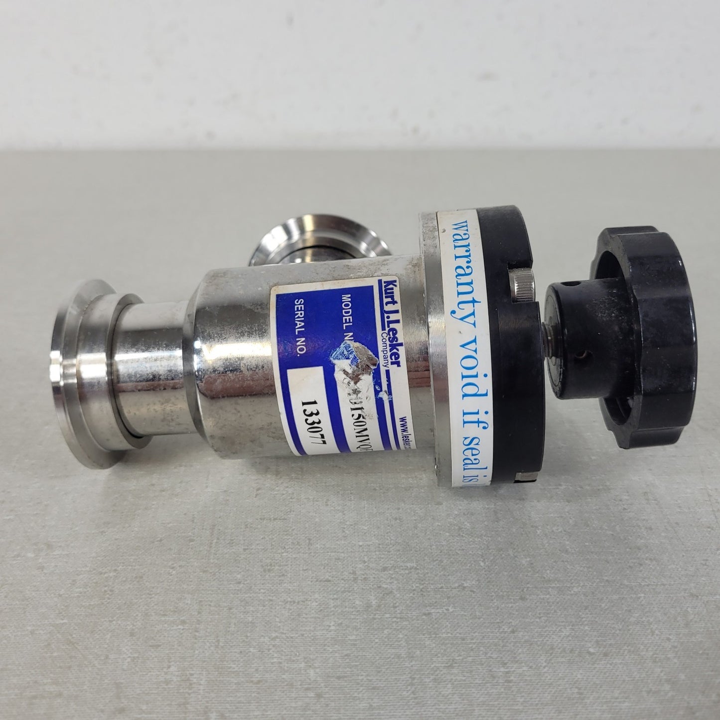 Kurt J Lesker SAV0150MVQF KF40 NW40 Manual Bellows SS Angle High Vacuum Valve