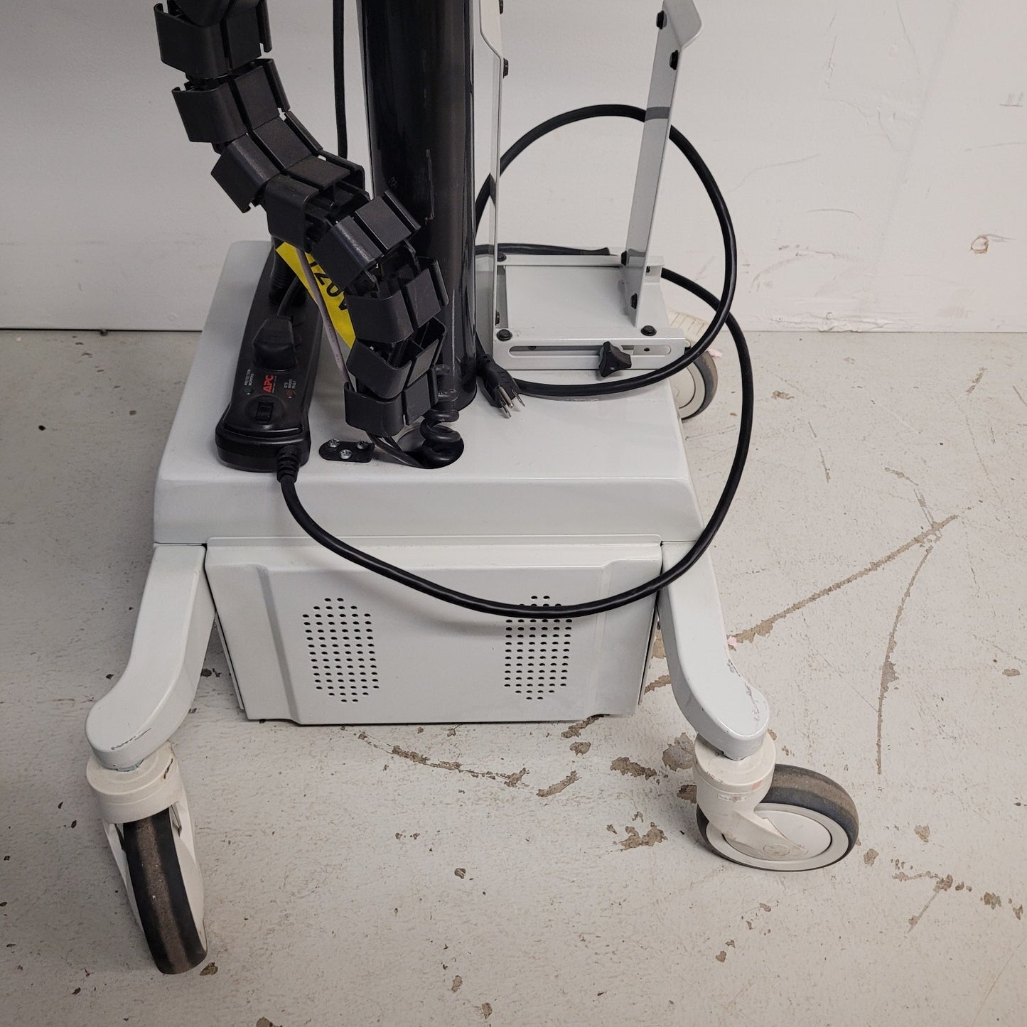 AFC Industries Medical Computer Cart Samsung DM32E 32in Monitor Tripp Lite UPS