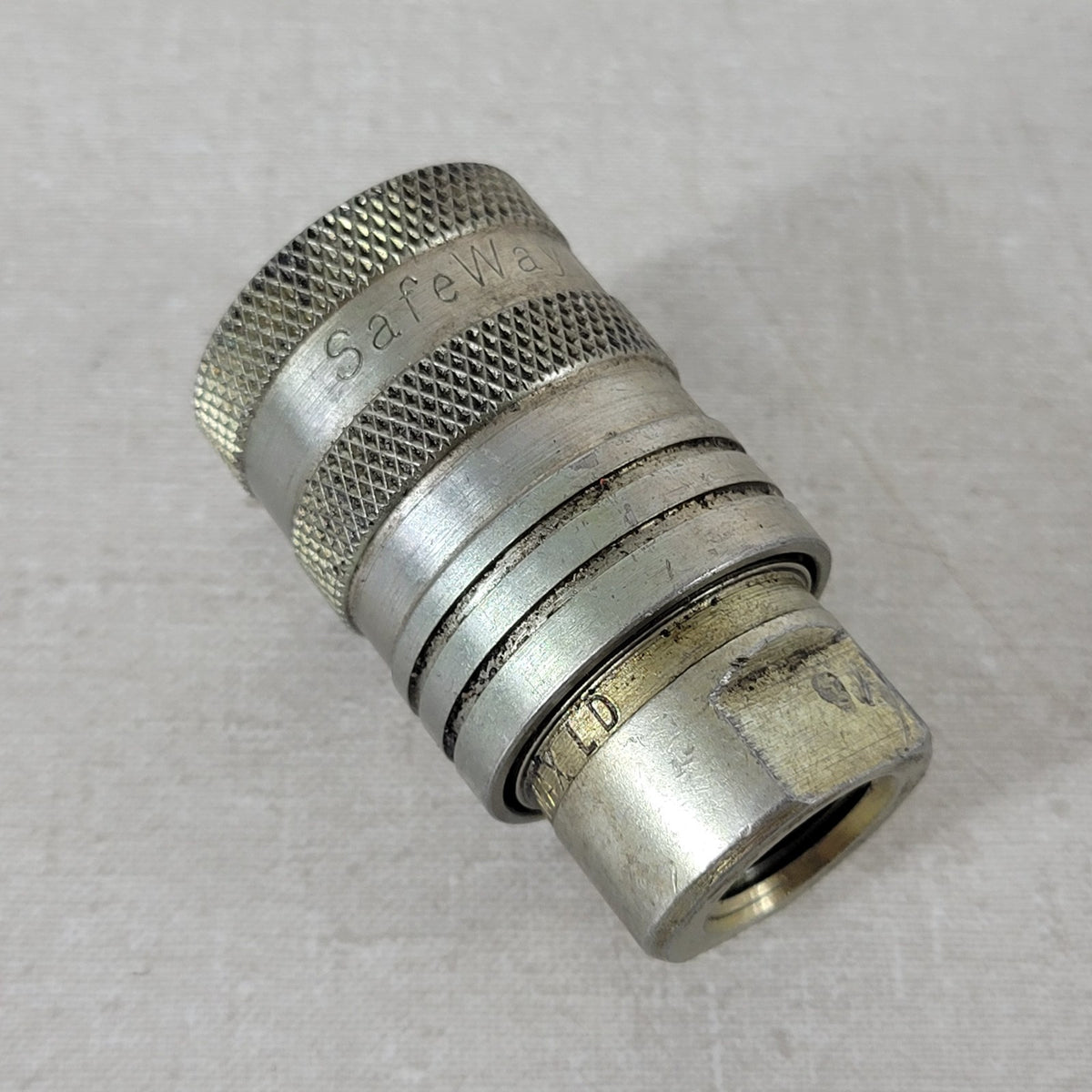 Safeway S45-3 3/8"-18 NPT Female Hydraulic Quick Coupler 3000 PSI ISO 5675