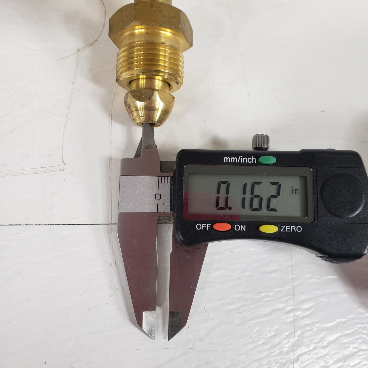 High Pressure Gas Regulator 4500 PSI Outlet 6000 PSI Inlet Dual Gauge Brass