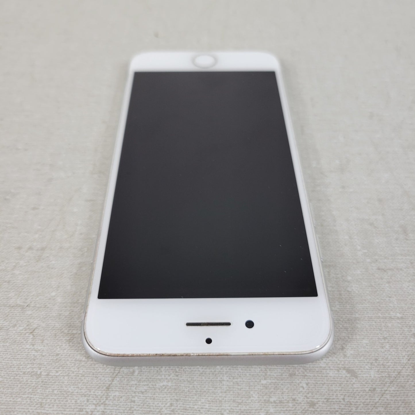 APPLE A1863 iPhone 8, 64 GB, Silver Verizon Cell Phone Cellular with Lightning