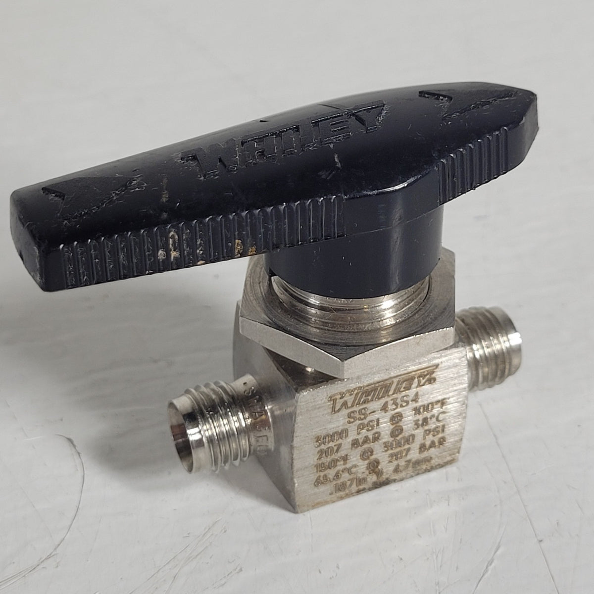 Whitey Swagelok SS-43S4 1/4" Swagelok Fittings 316 SS Ball Valve 3000 PSI