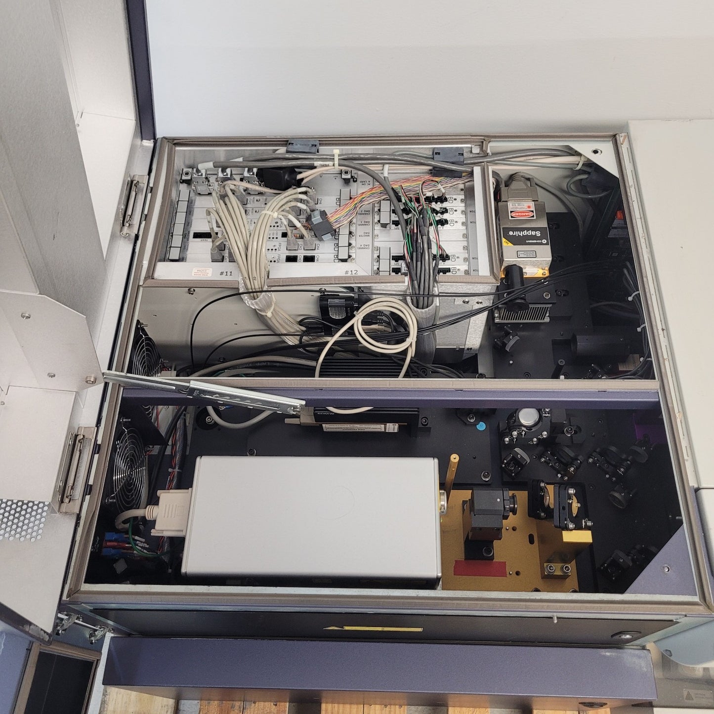 BD Biosciences FACSAria II Cell Sorter Multi-Laser w/ FACSDiva PC Powers On