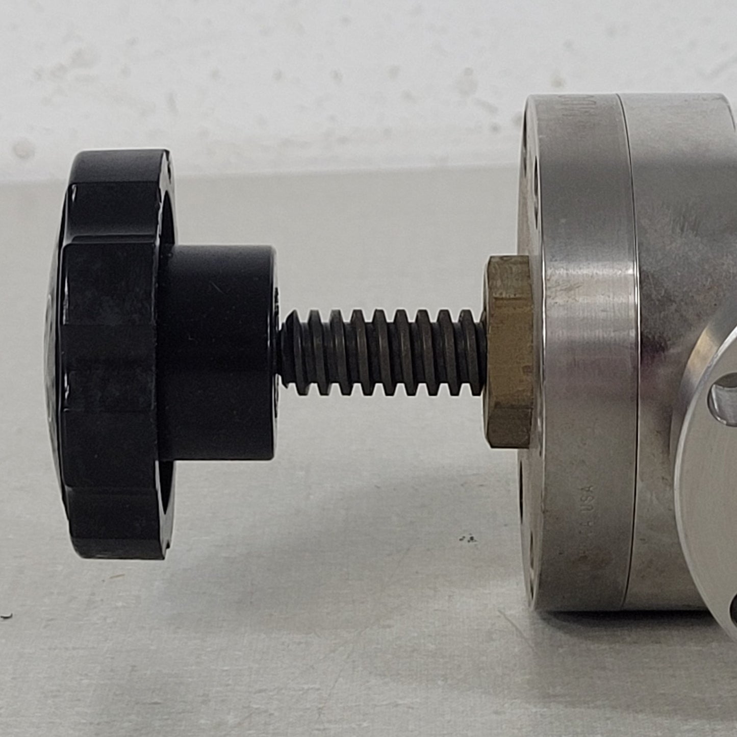 MDC AV-150 Manual 90° Angle Vacuum Valve 2.75" CF ConFlat DN40CF SS UHV