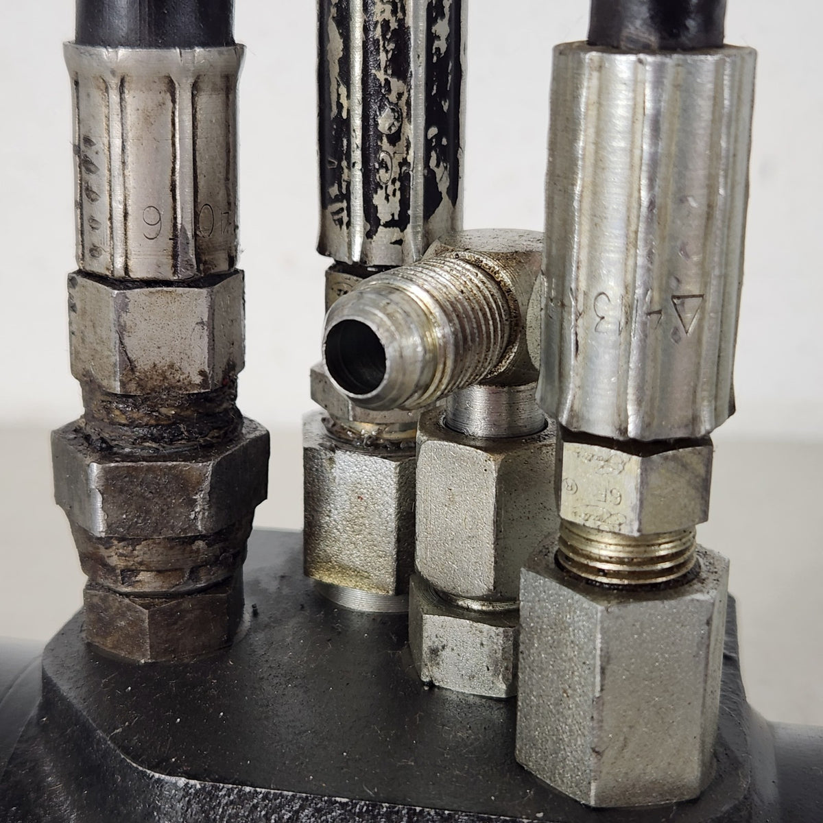 Eaton Char-Lynn 291-1148-002 Hydraulic Steering Control Valve Unit UNTESTED