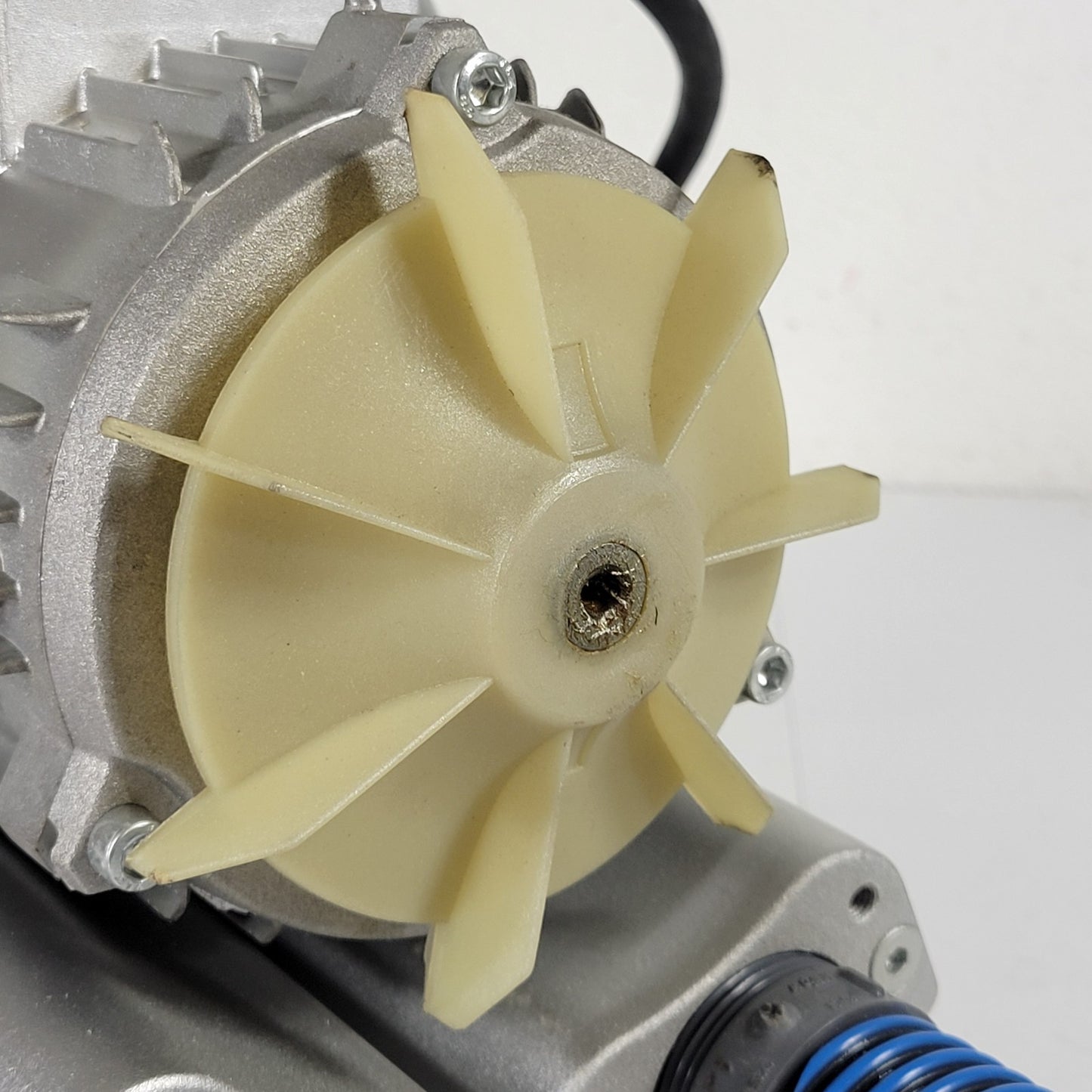 GOORUI GHBH 0D5 34 1R2 Regenerative Blower 0.67HP 3-Phase 220-480V 57 CFM