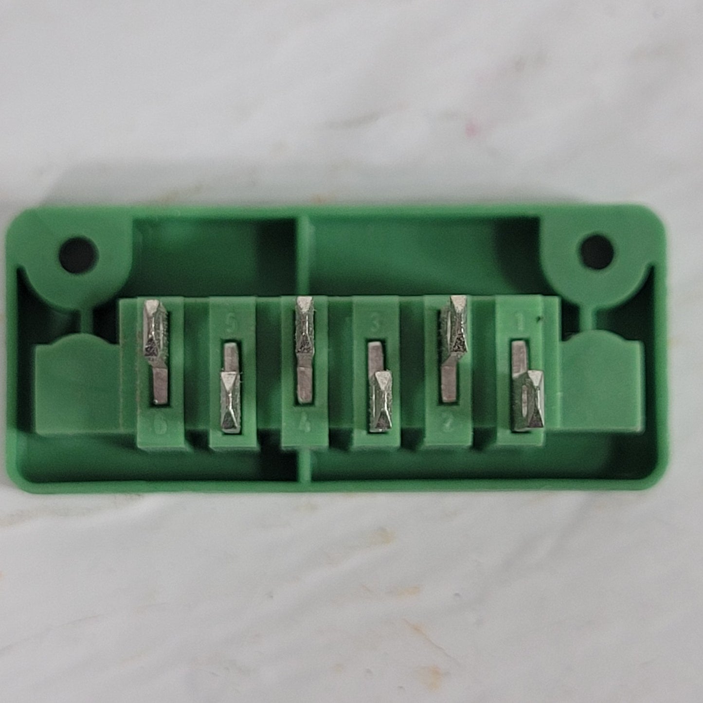 1PC Phoenix Contact 1829387 DC PCB Header Solder 3.81mm 16AWG 160V 8A 6 Posit