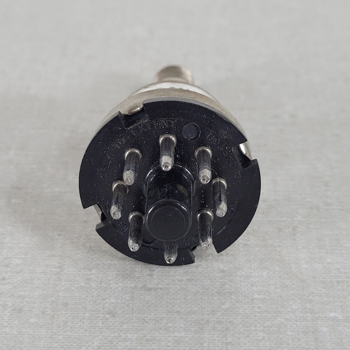 Veeco DV-1M Thermocouple Vacuum Guage Tube 8 Pin Connector 1/8" NPT