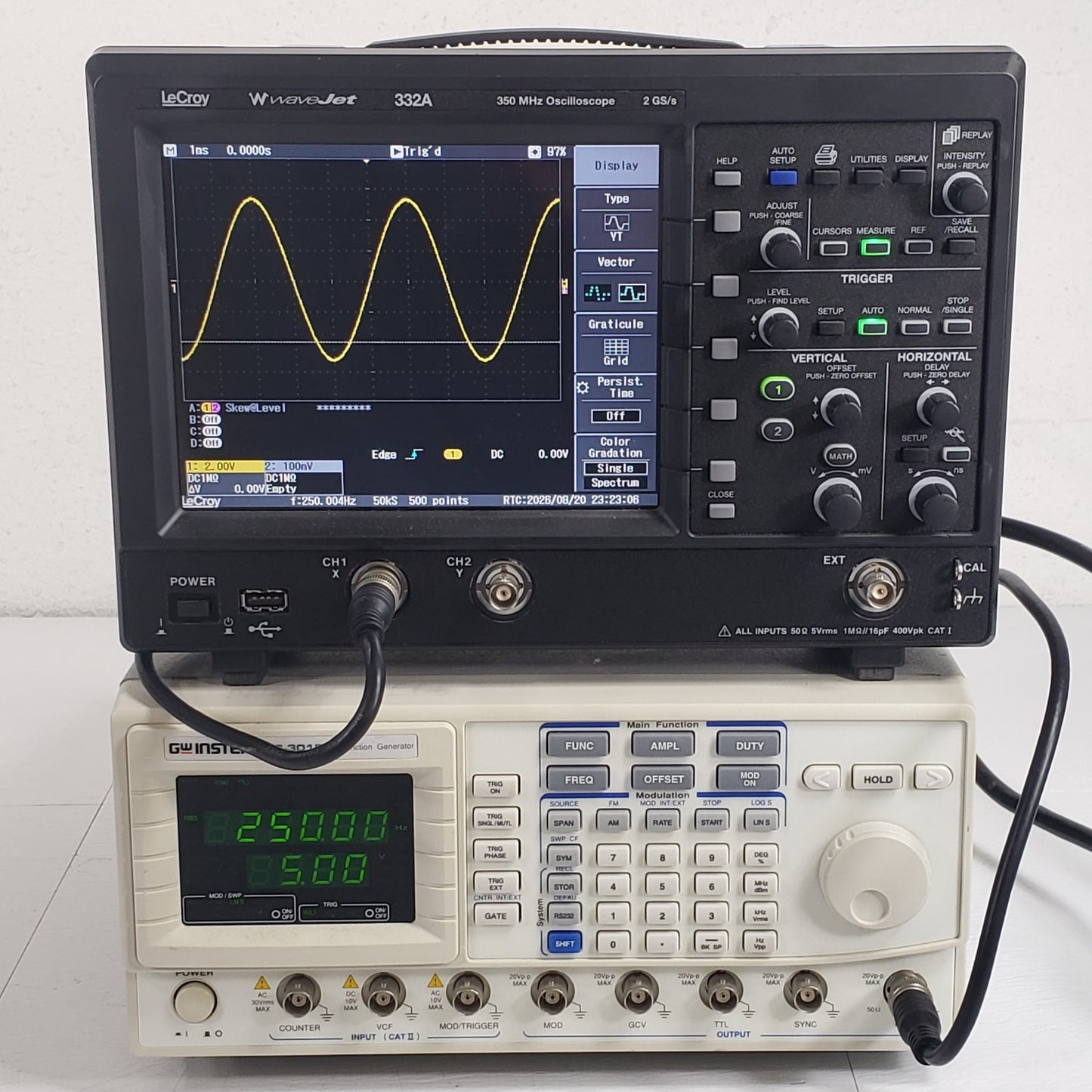 TESTED GW Instek GFG-3015 15MHz Programmable Function Generator Signal Generator