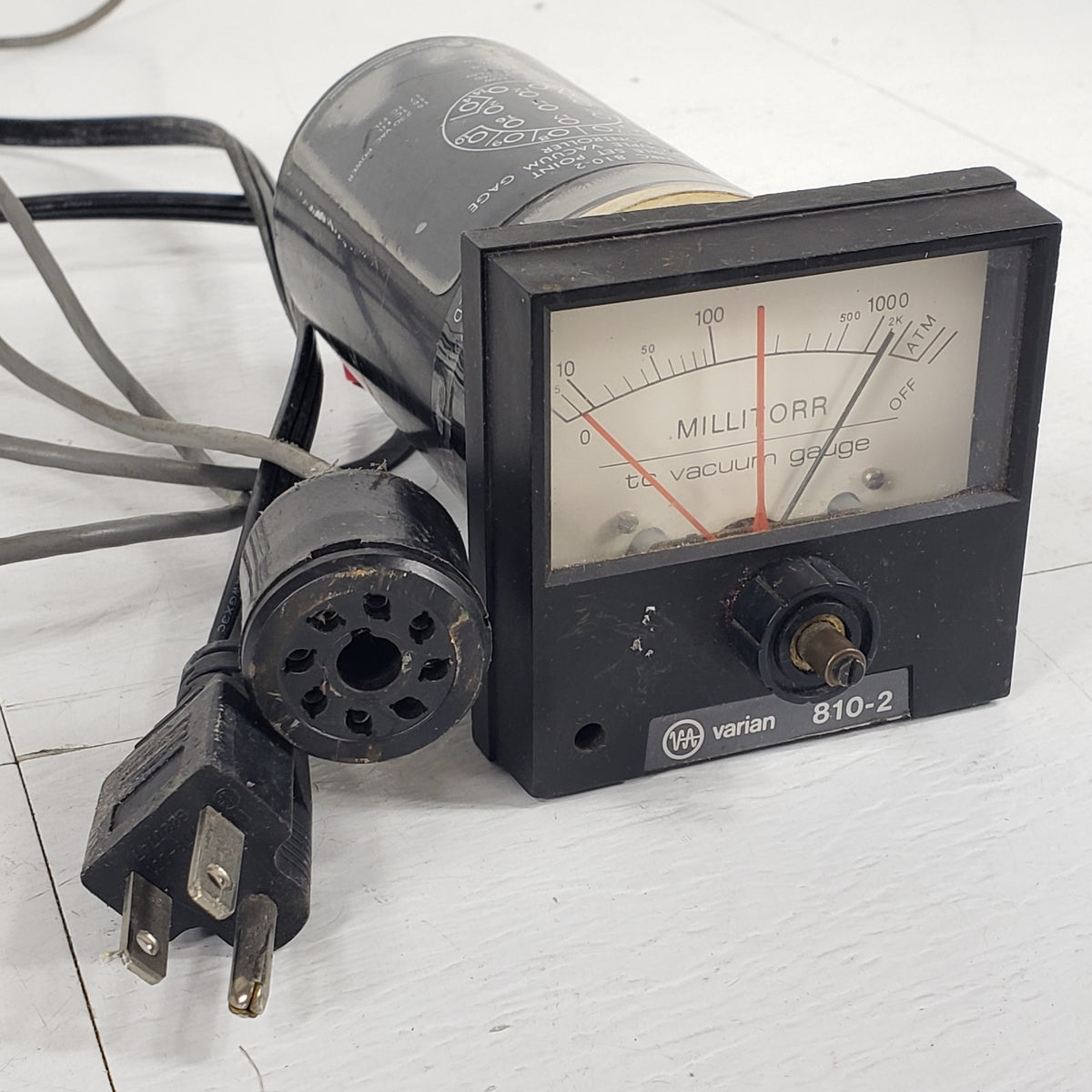 Varian NRC 810-2 Thermocouple Vacuum Gauge Controller w/ Power Sensor Cables