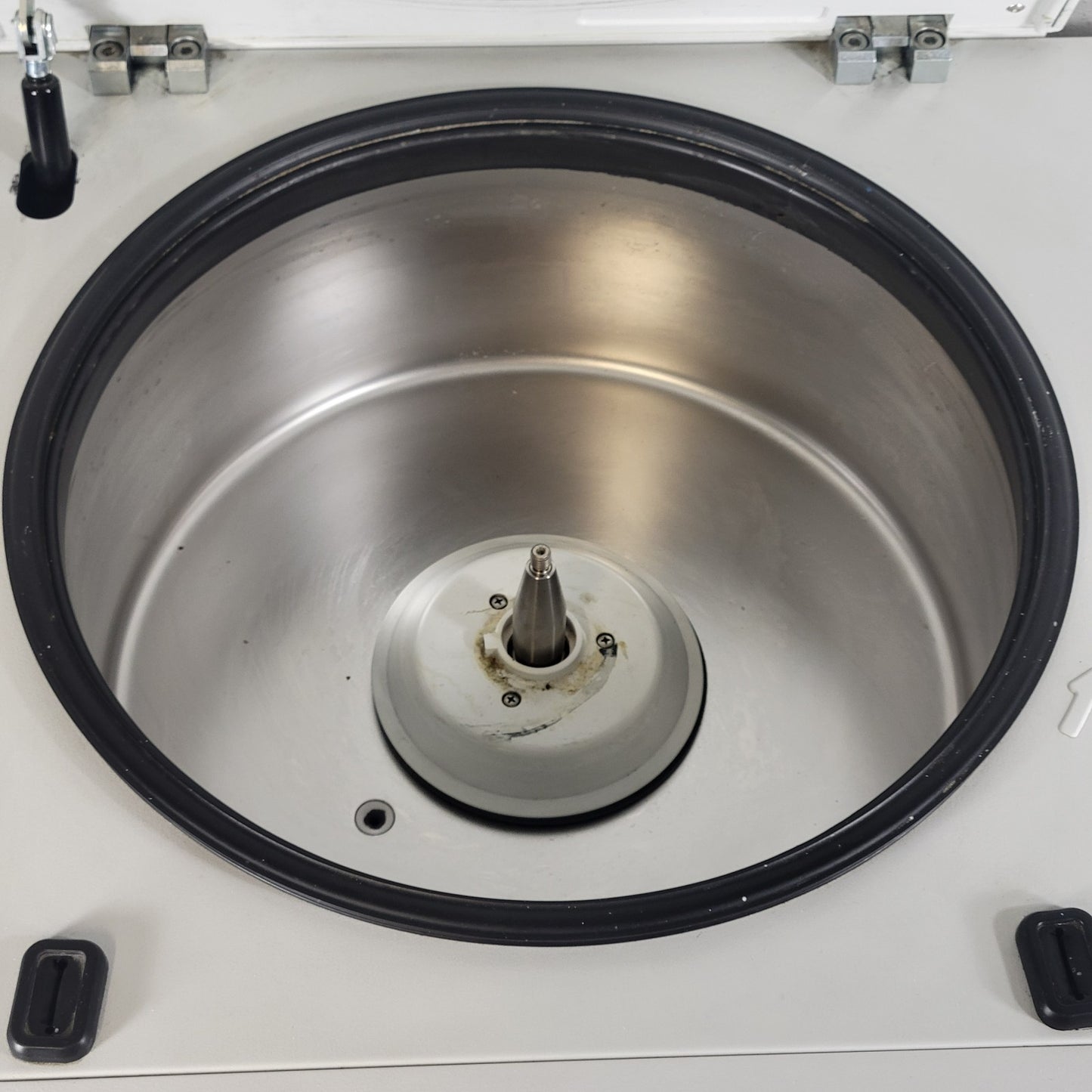 *FOR PARTS* EPPENDORF 5810R Refrigerated Centrifuge 5811F Spins Up, Has Error